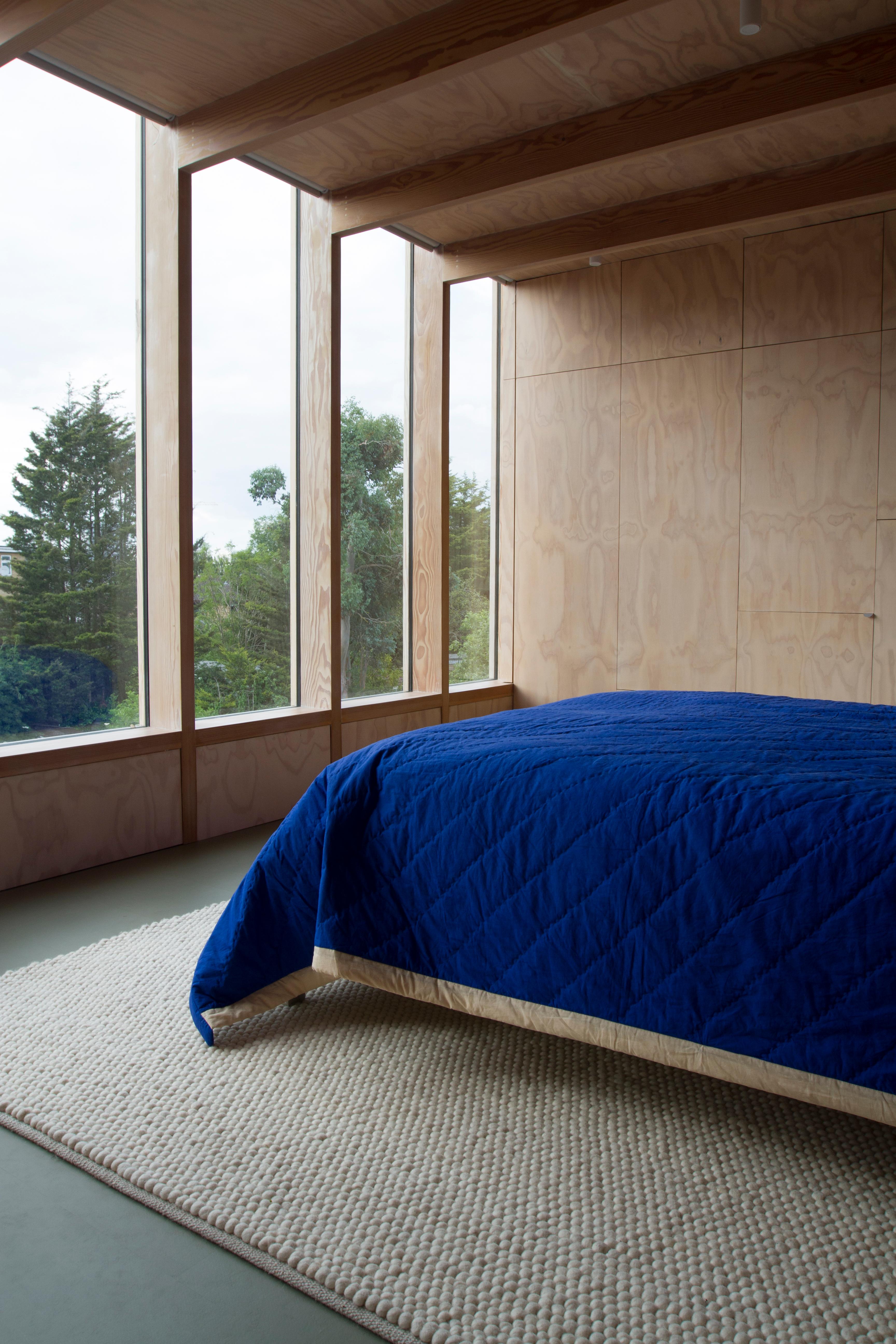 Contemporary Extra large hand quilted patchwork bed quilt made from organic cotton throw For Sale