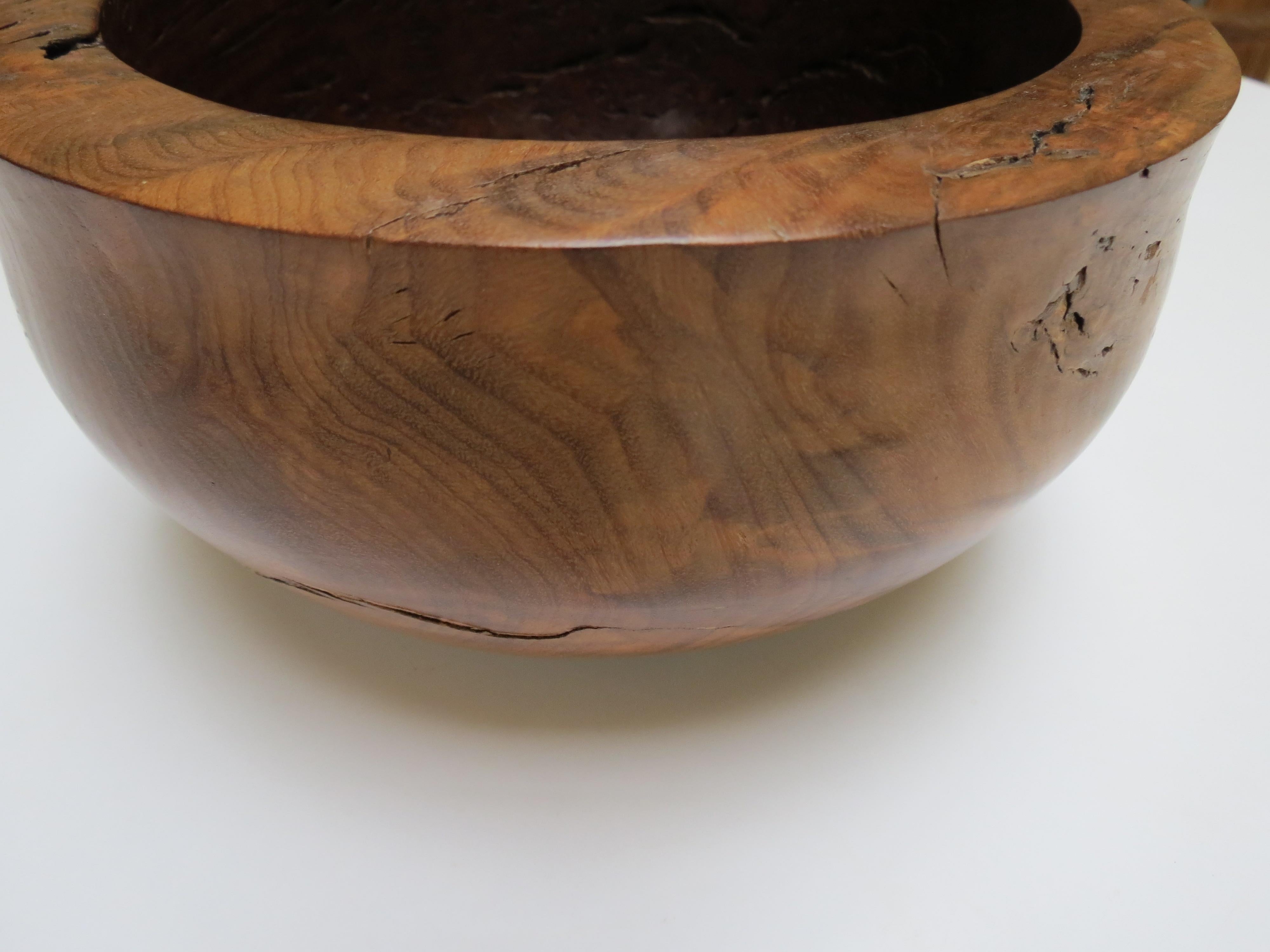 Large Hand Turned Jarrah Wood Decorative Bowl 1980s In Good Condition For Sale In Stow on the Wold, GB