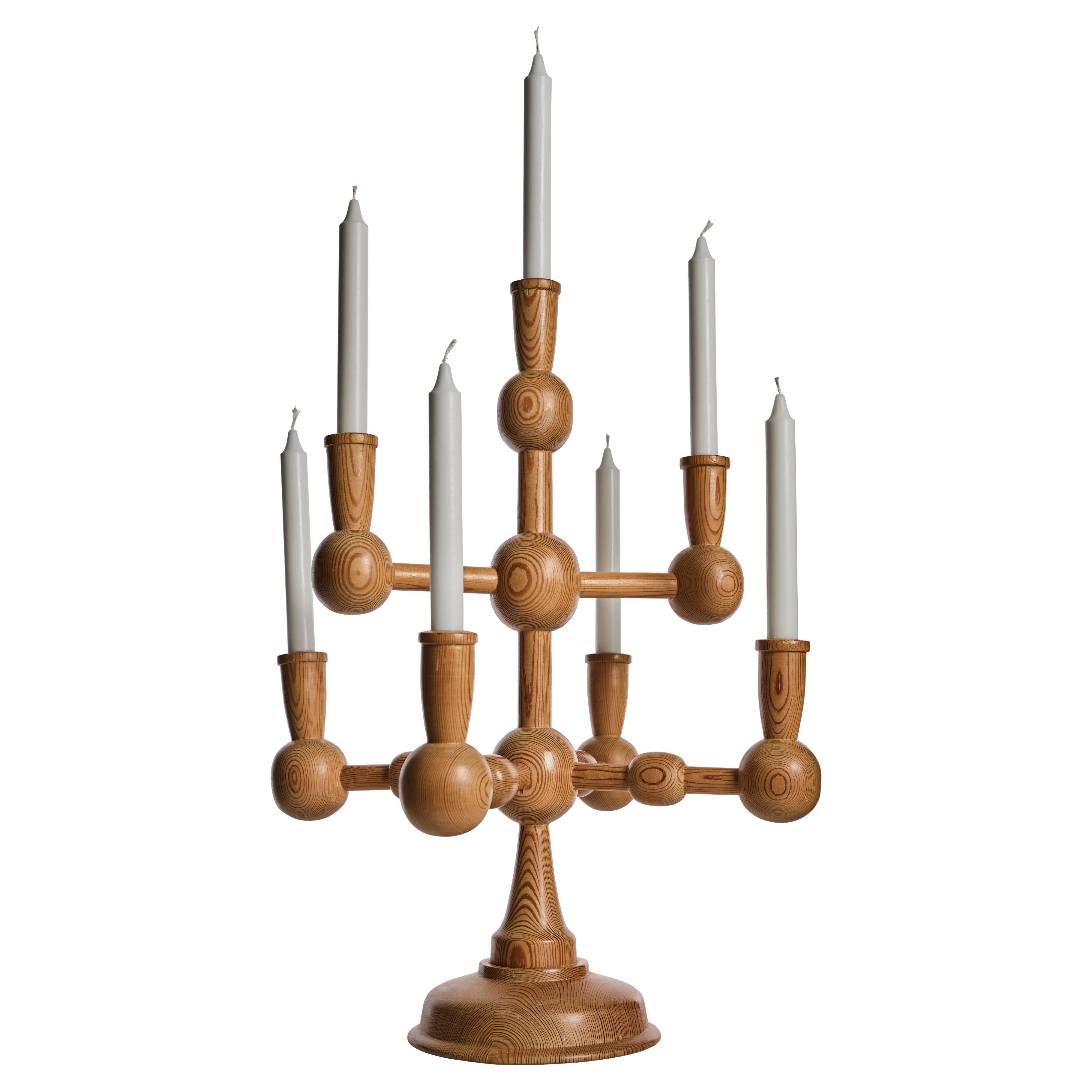 Grande portacandele in pino tornito a mano di S. Hellgren, Svezia, 1979