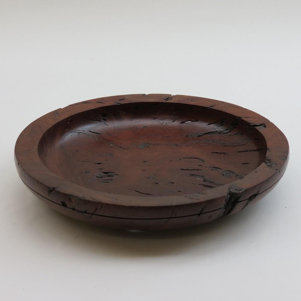 A beautiful, quality, large hand turned bowl made from solid red gum wood which originates from Australia 

Wonderful texture, grain and colour to the wood. 

Stamped to the underside Ligura David Ruse, Bristol, England.

ST1396




  