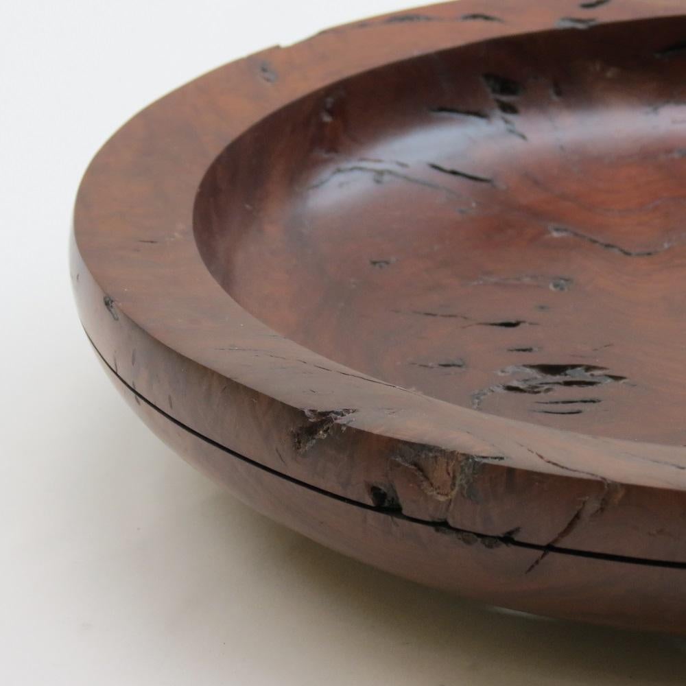 Cuenco decorativo grande de madera torneada a mano con goma roja Inglés en venta