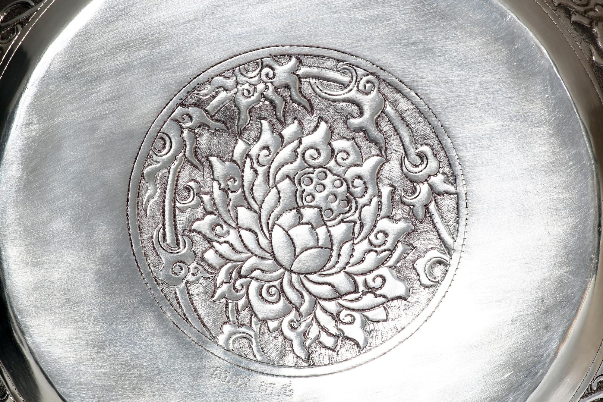Large Hand-Worked Solid Silver Bowl, Chinoiserie Scrolling Lotus, Centrepiece In Excellent Condition For Sale In 10 Chater Road, HK