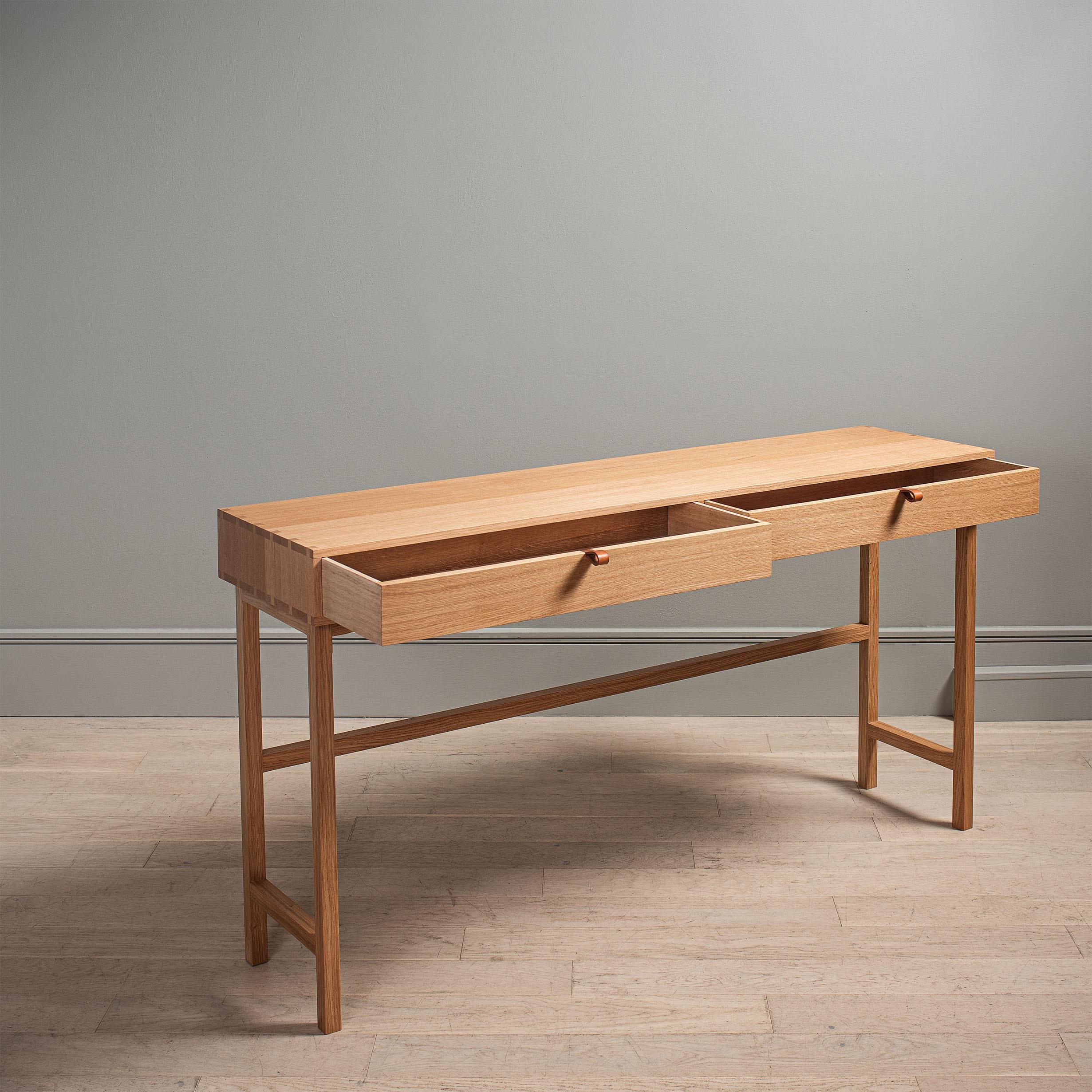 XXIe siècle et contemporain Grande table console en chêne anglais, fabriquée à la main en vente