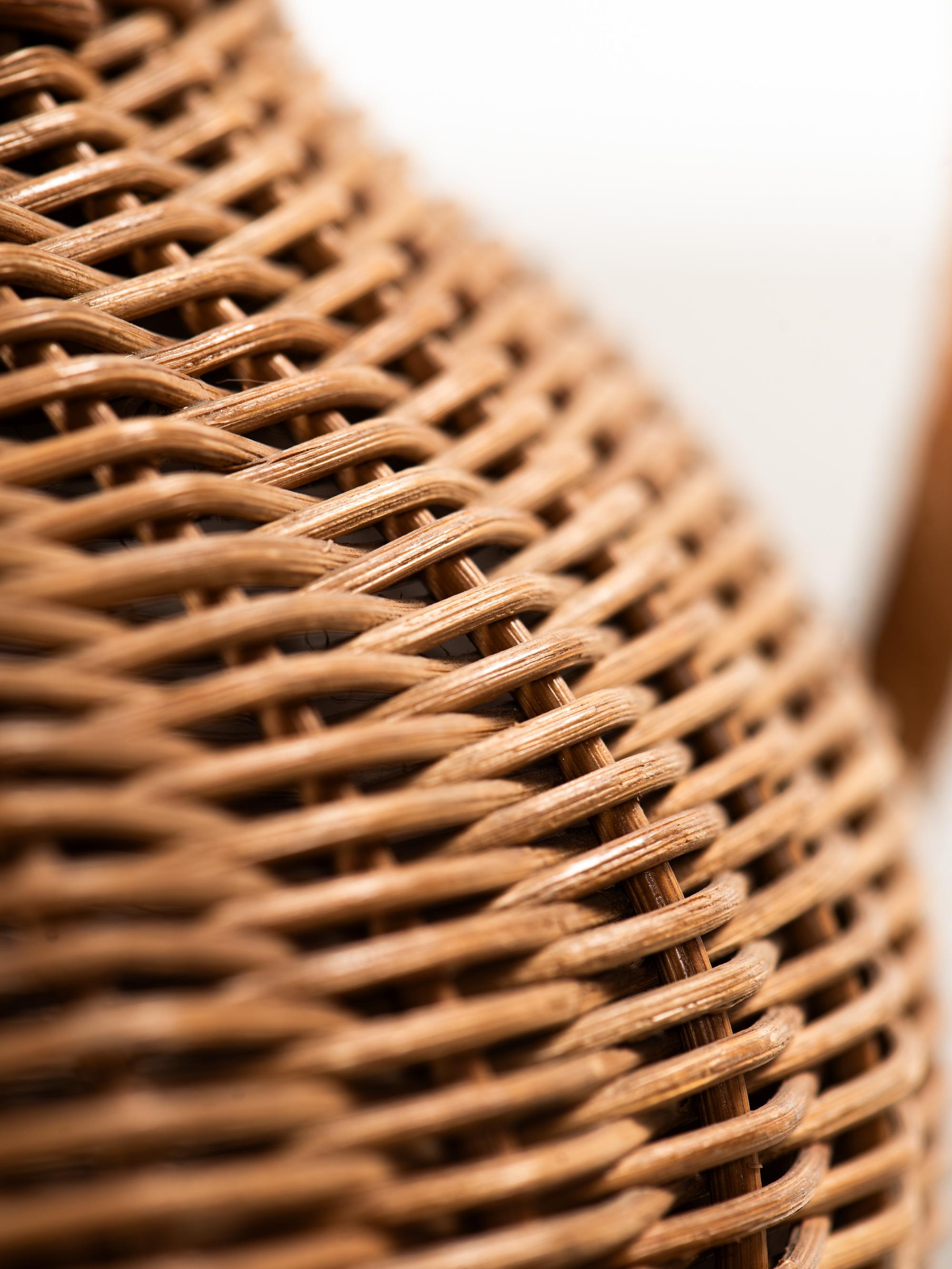 Gran cesta artesanal tejida con tapa de Artek, Finlandia, años 50 en venta 2