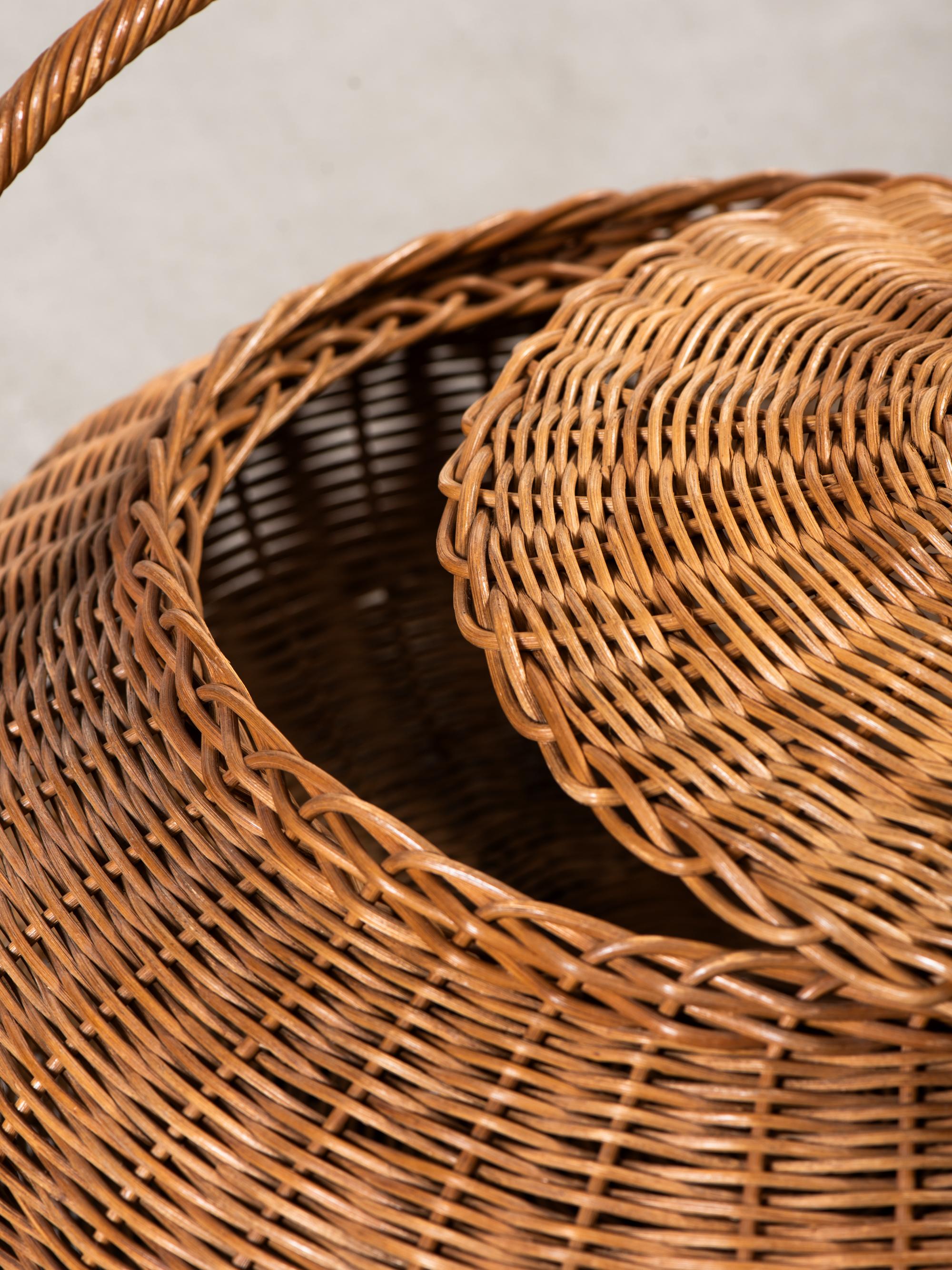 Gran cesta artesanal tejida con tapa de Artek, Finlandia, años 50 en venta 3