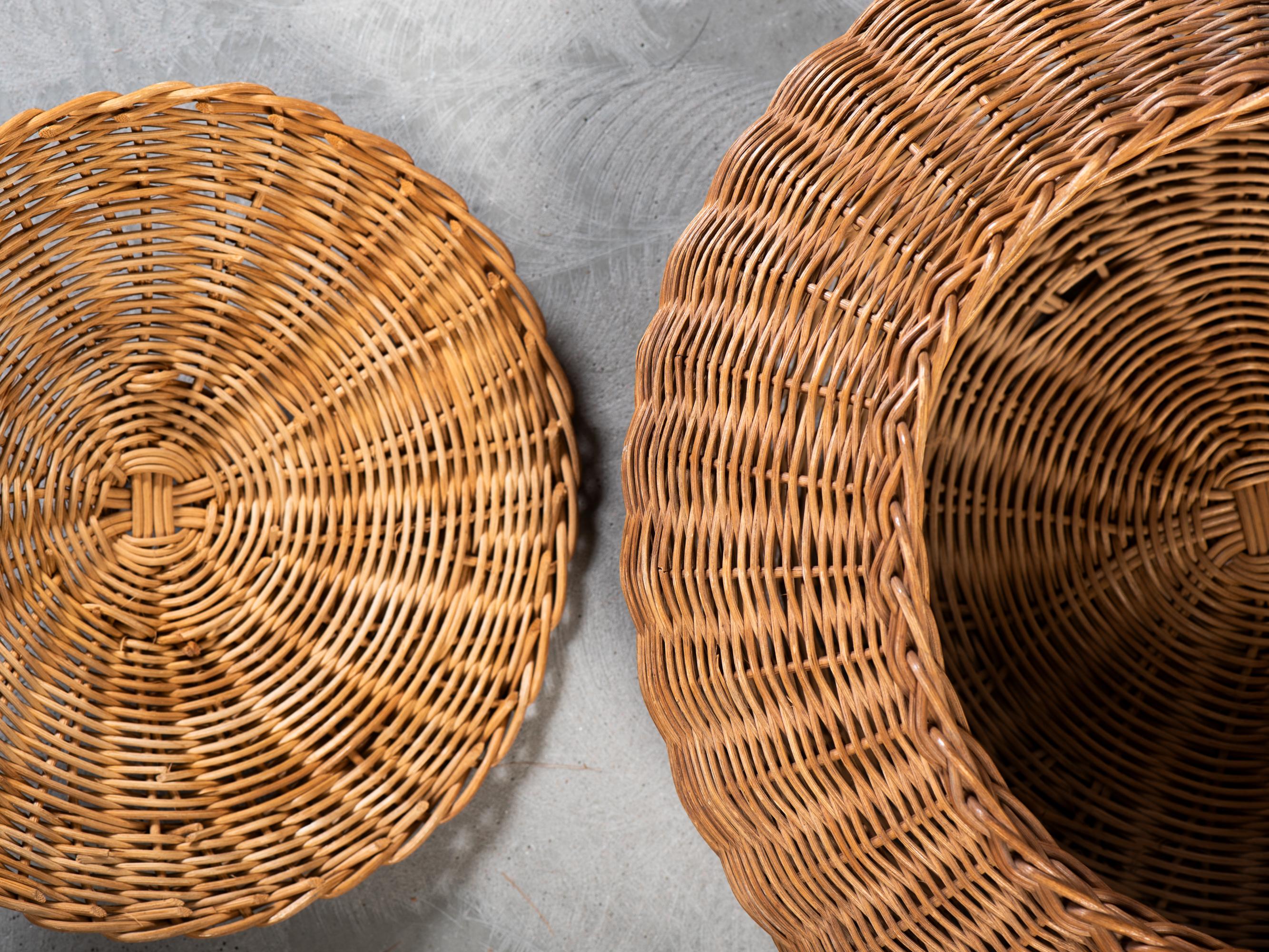 Gran cesta artesanal tejida con tapa de Artek, Finlandia, años 50 en venta 4