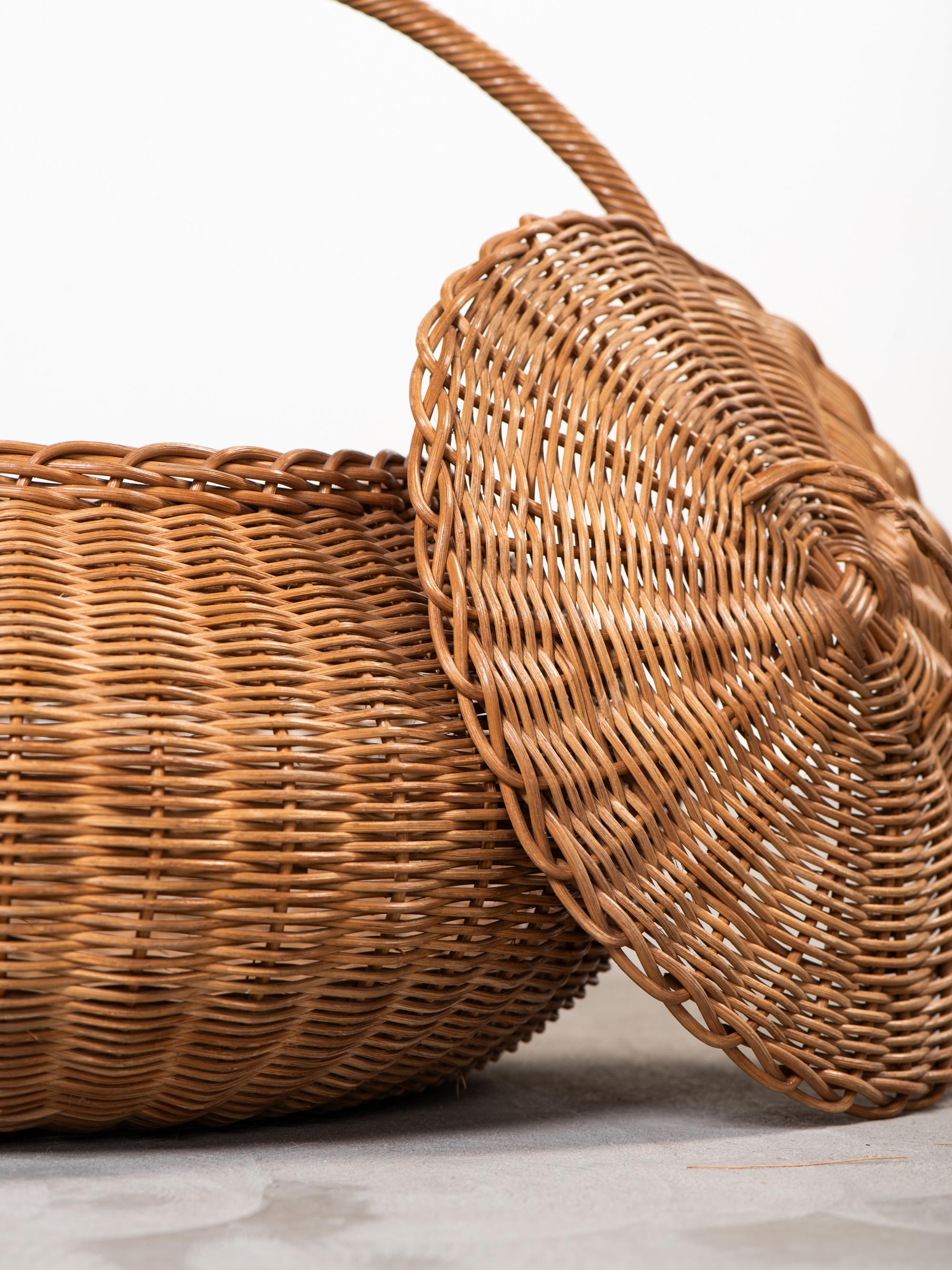 Gran cesta artesanal tejida con tapa de Artek, Finlandia, años 50 en venta 10