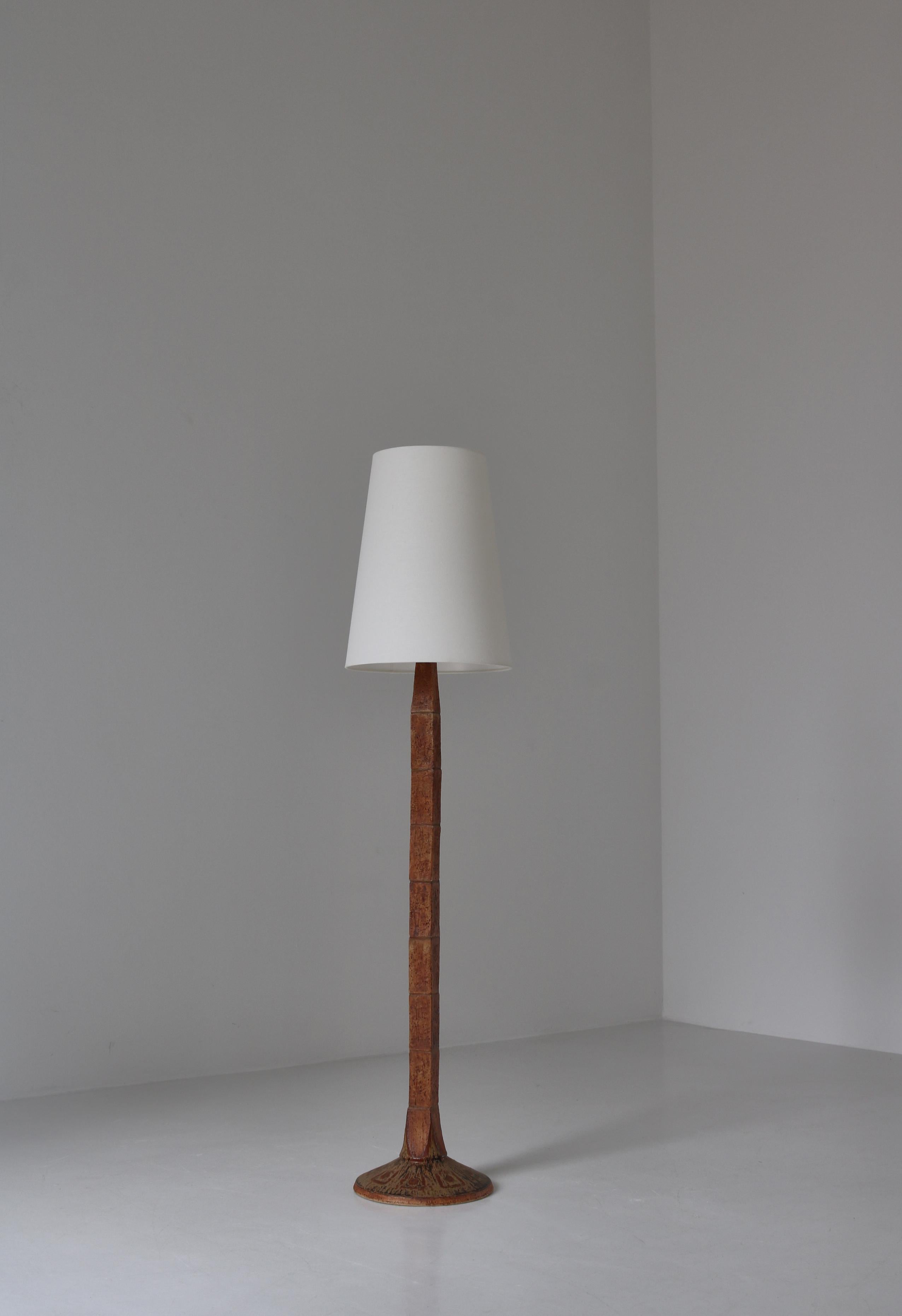 Stunning handmade stoneware floor lamp in Brutalist style with brown glazing made at the workshop 