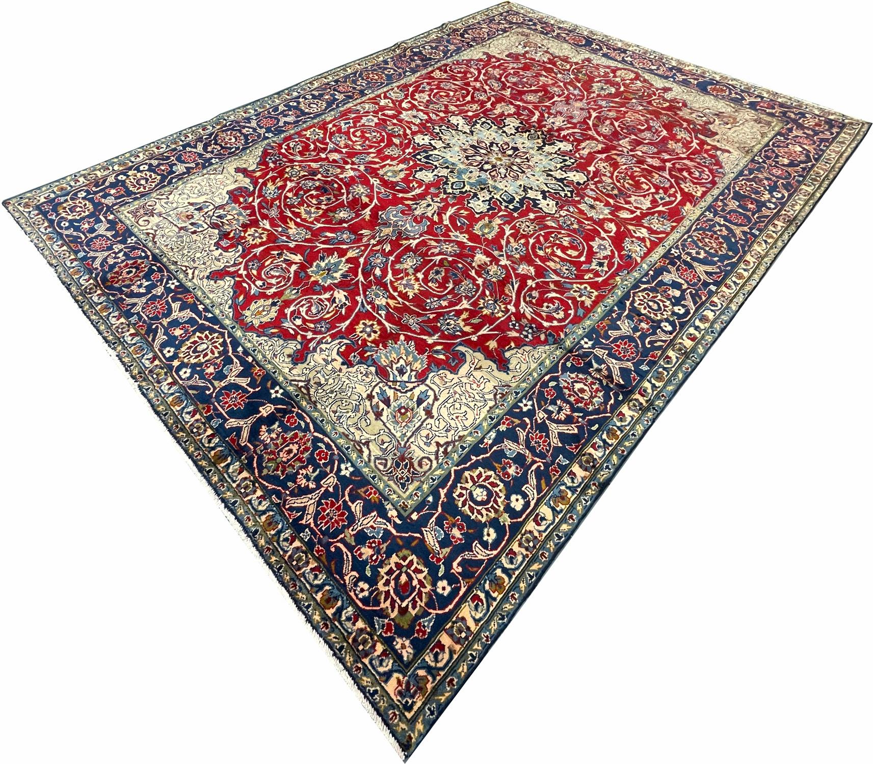 Großer handgefertigter traditioneller roter orientalischer Teppich aus Wolle 256 x 365 cm (Türkisch) im Angebot