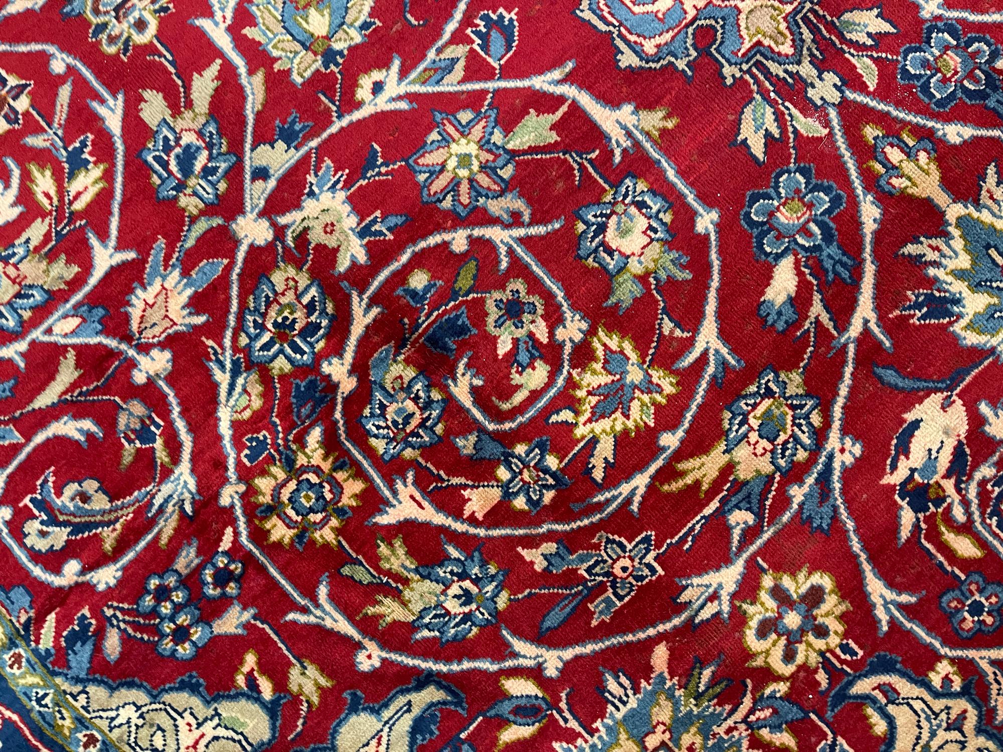 Großer handgefertigter traditioneller roter orientalischer Teppich aus Wolle 256 x 365 cm im Angebot 1