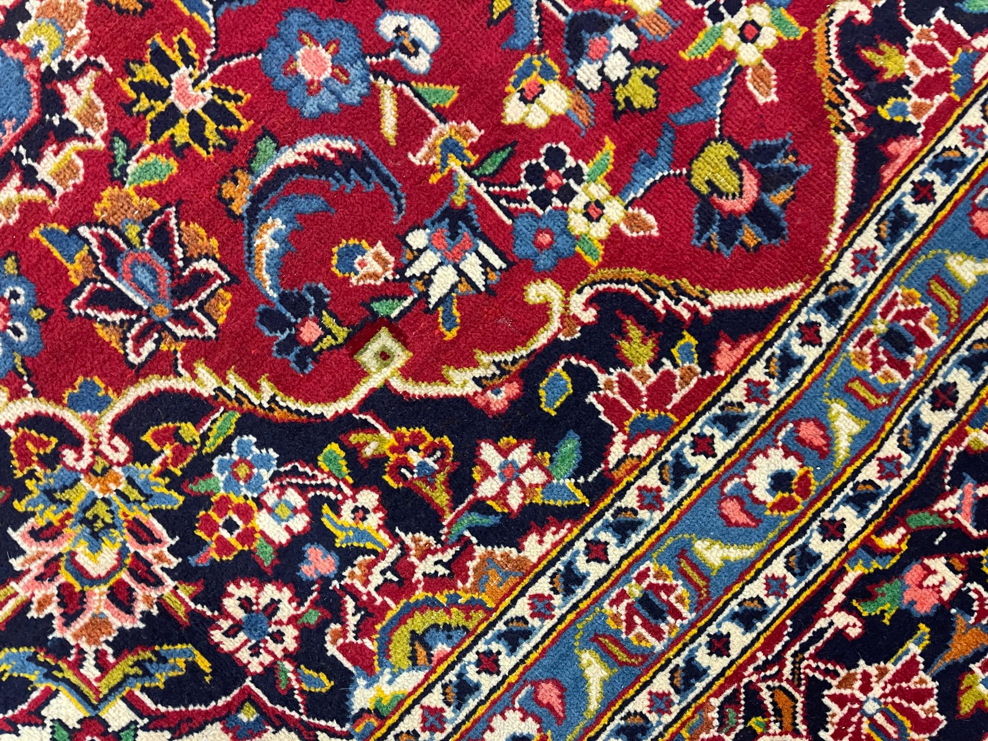 Hand-Woven Large Handmade Carpet Traditional Red Wool Oriental Rug 216 x 321 Cm For Sale
