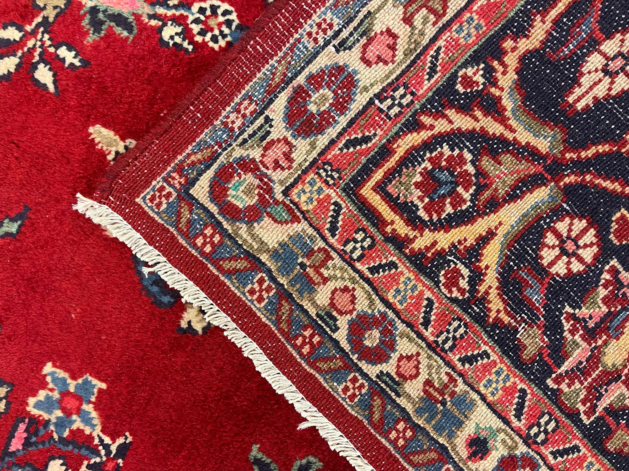 Alfombra grande hecha a mano Alfombra oriental tradicional de lana roja en venta 3