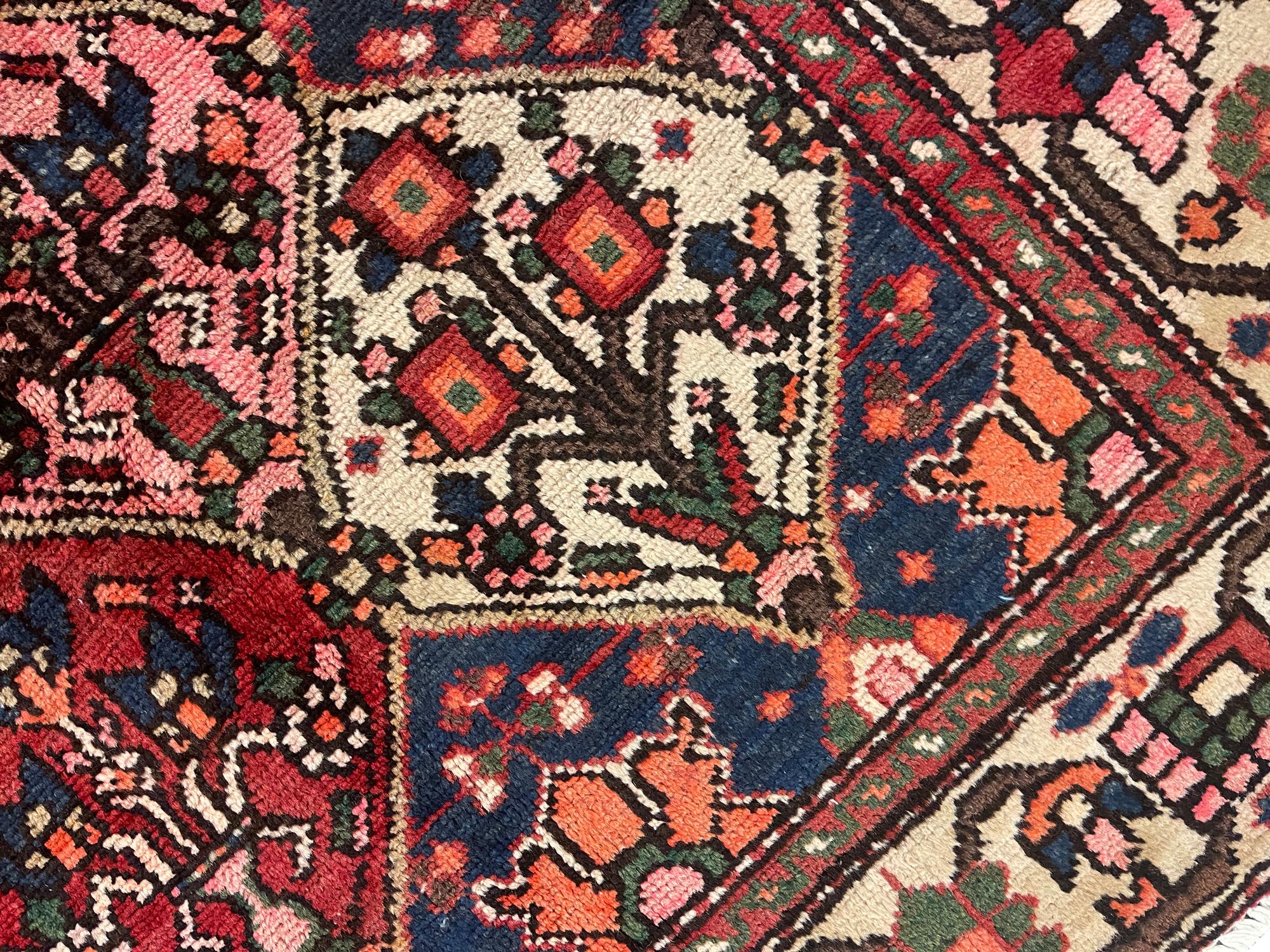 Großer handgefertigter traditioneller roter Wollteppich Orientalisch All Over (Türkisch) im Angebot