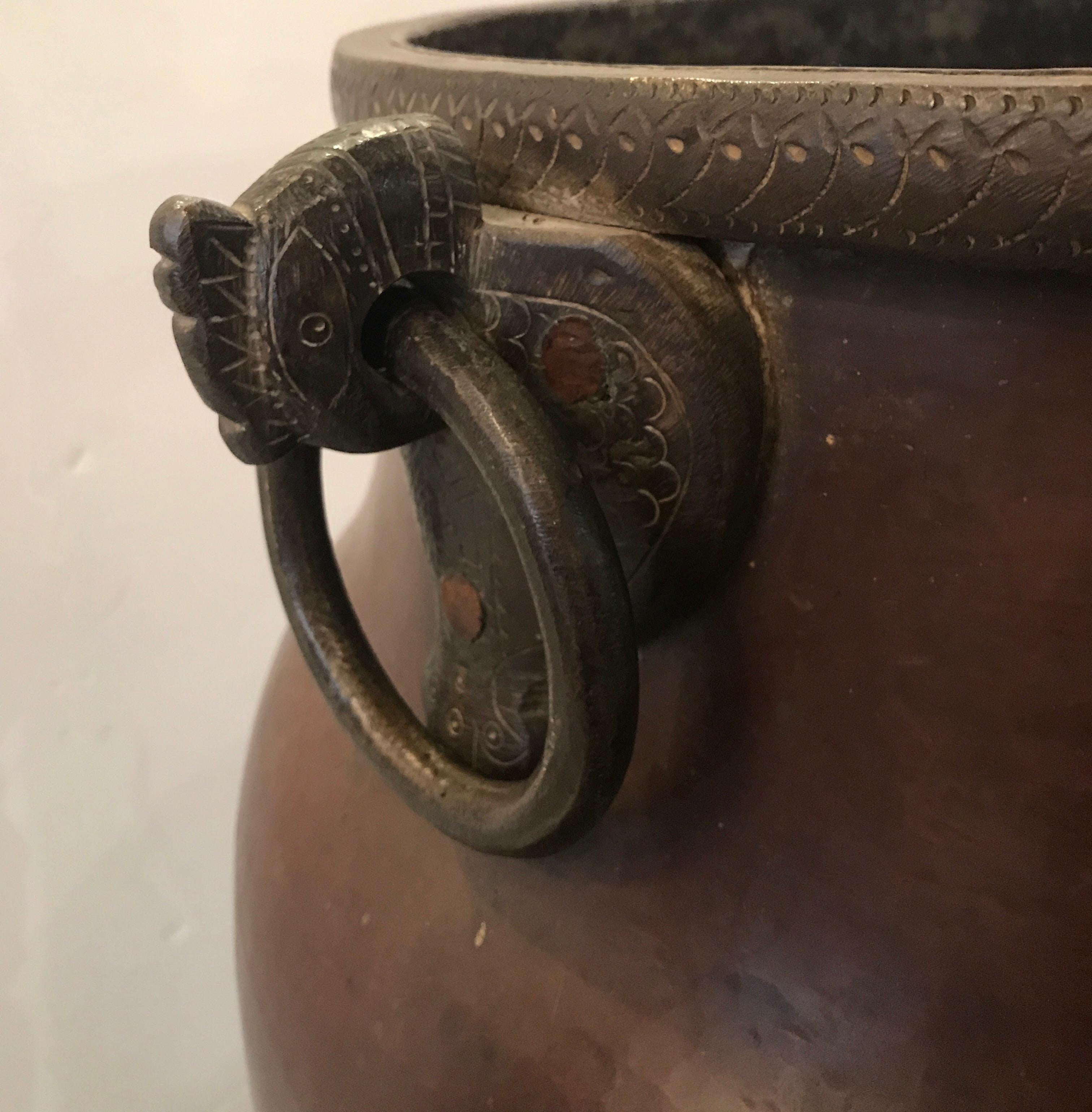 Large Handmade Copper and Iron Pot Late 19th Century, Turkey In Good Condition In Lambertville, NJ