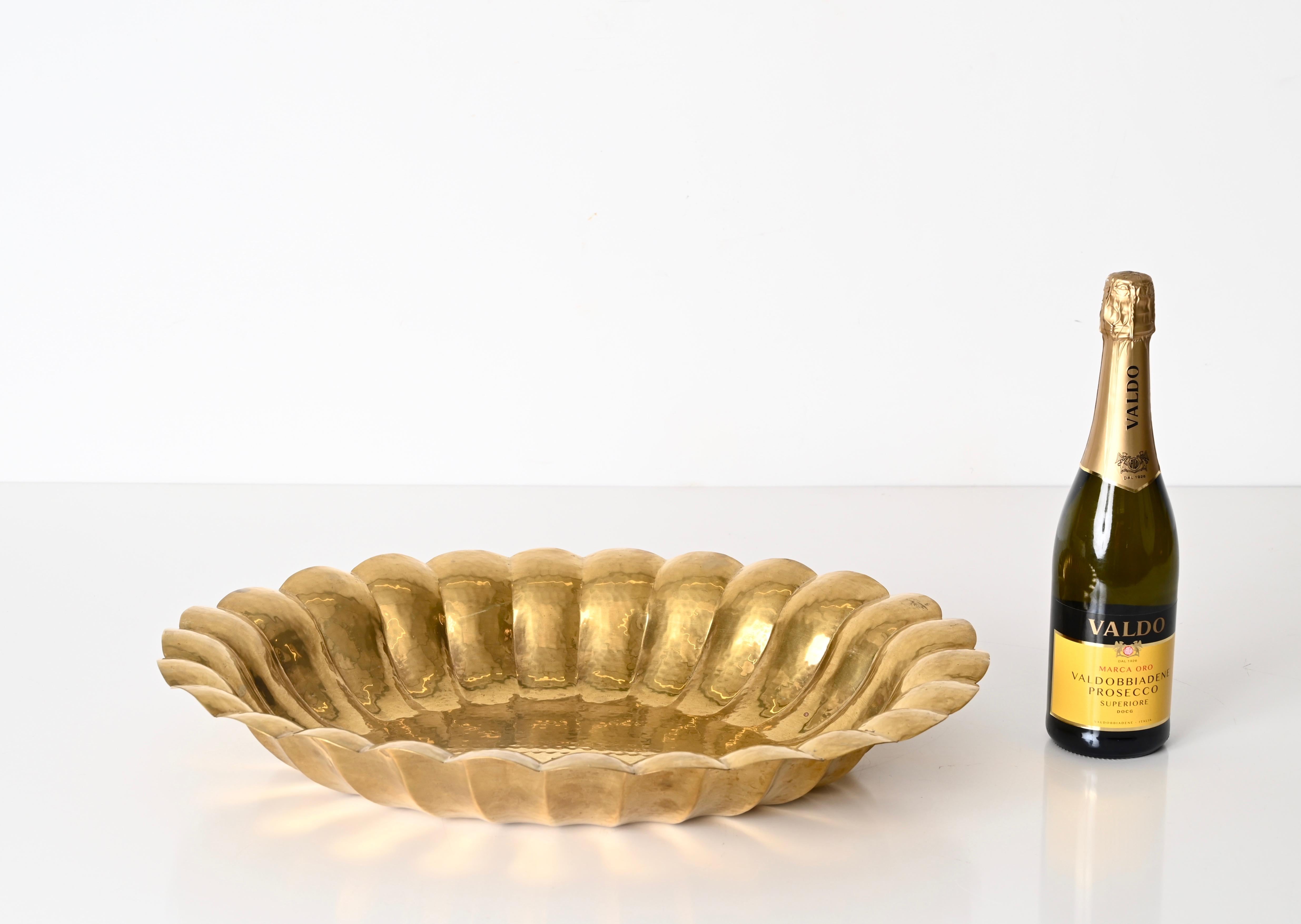 Mid-Century Modern Large Handmade Hammered Brass Centerpiece Bowl by Renzo Cassetti, Italy 1970s