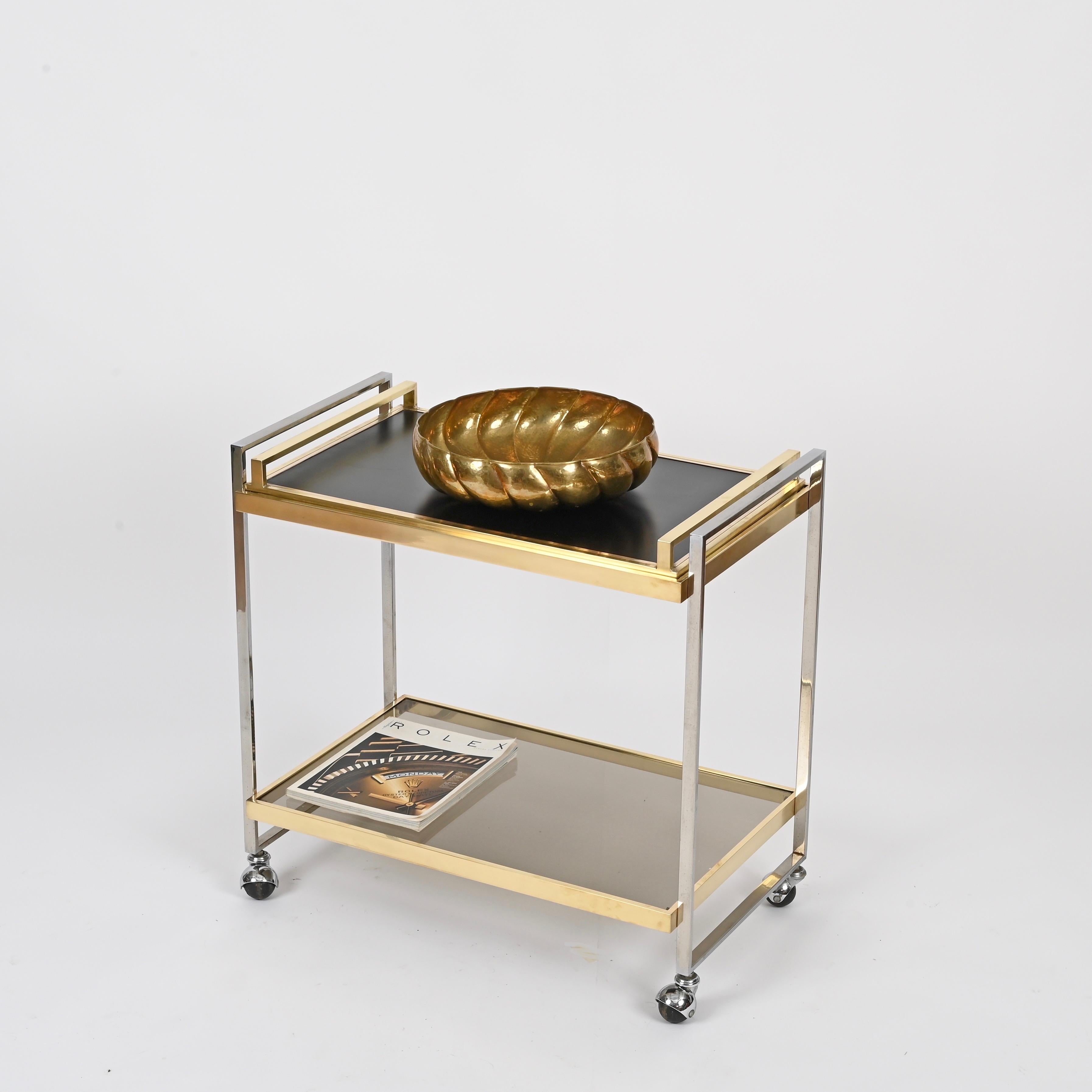 Italian Large Handmade Hammered Brass Centerpiece Bowl by Renzo Cassetti, Italy 1970s