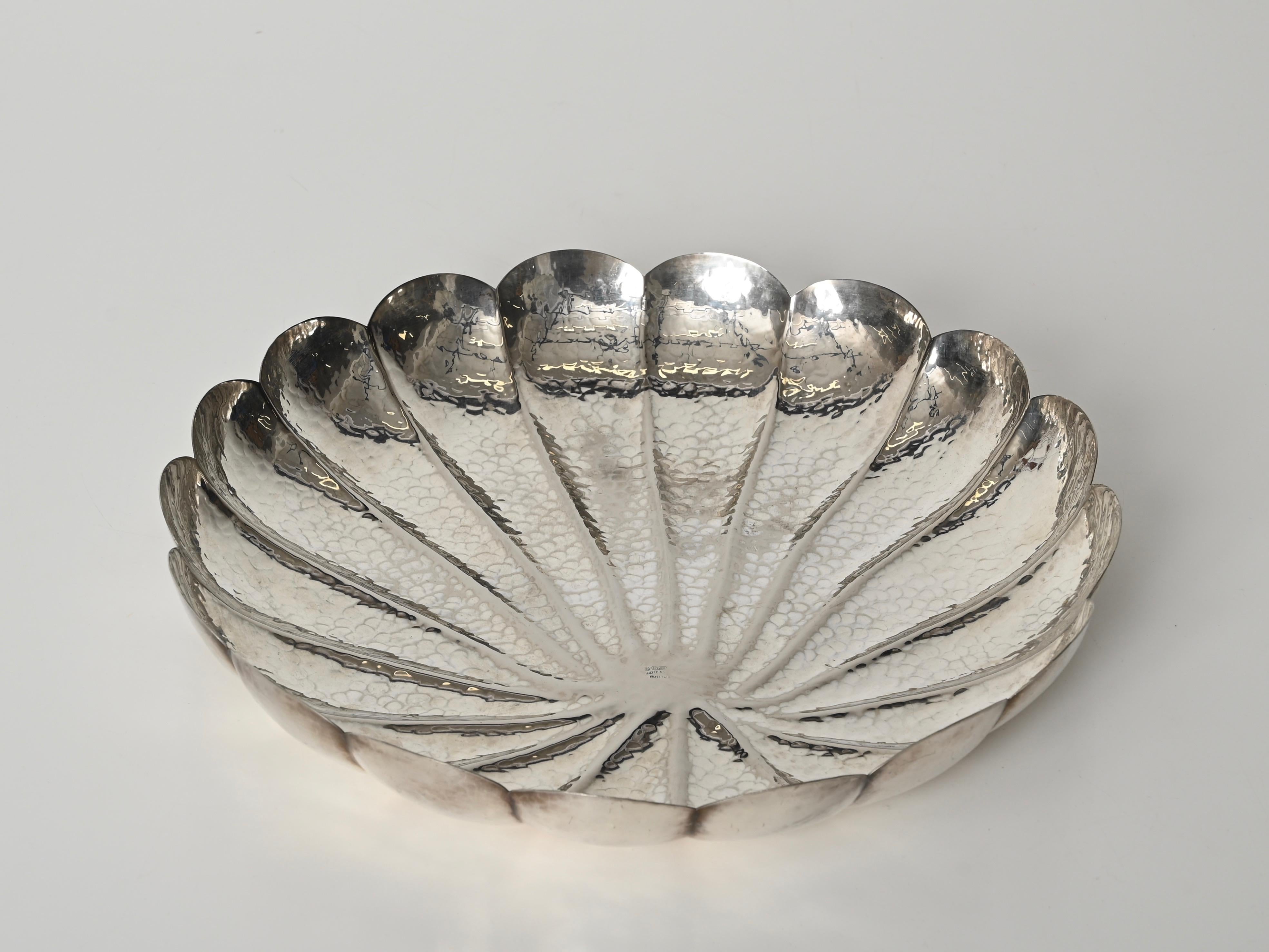 Grande centrotavola in argento martellato fatto a mano di Renzo Cassetti, Italia anni '70 in vendita 4
