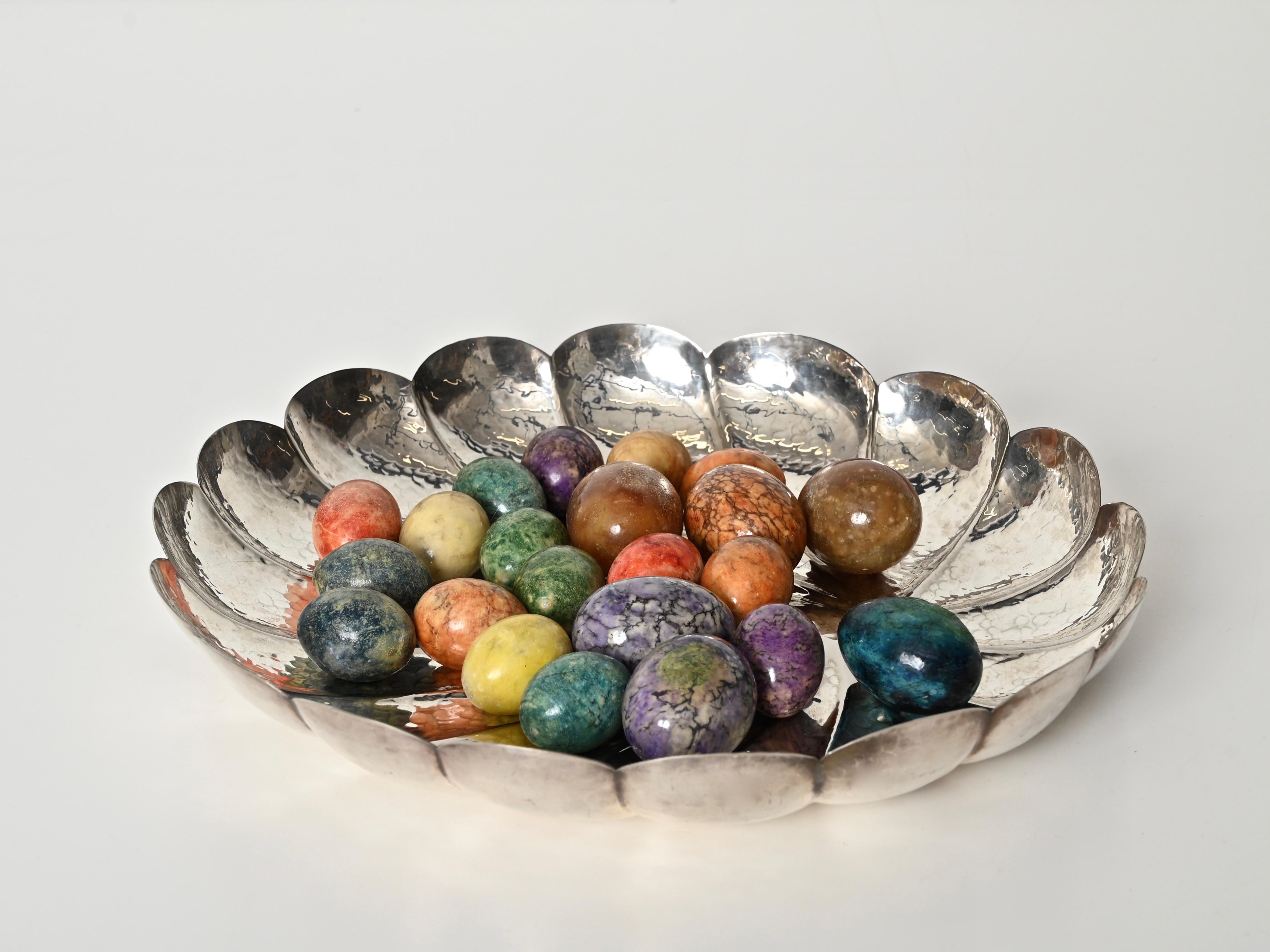 Mid-Century moderno Grande centrotavola in argento martellato fatto a mano di Renzo Cassetti, Italia anni '70 in vendita