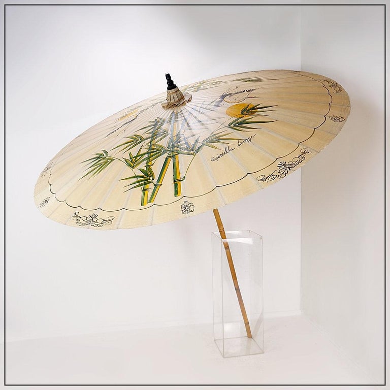 Groer handbemalter asiatischer Sonnenschirm auf Reispapier - Chinesische  Cranes und Bambus  215cm im Angebot bei 1stDibs Deutschland