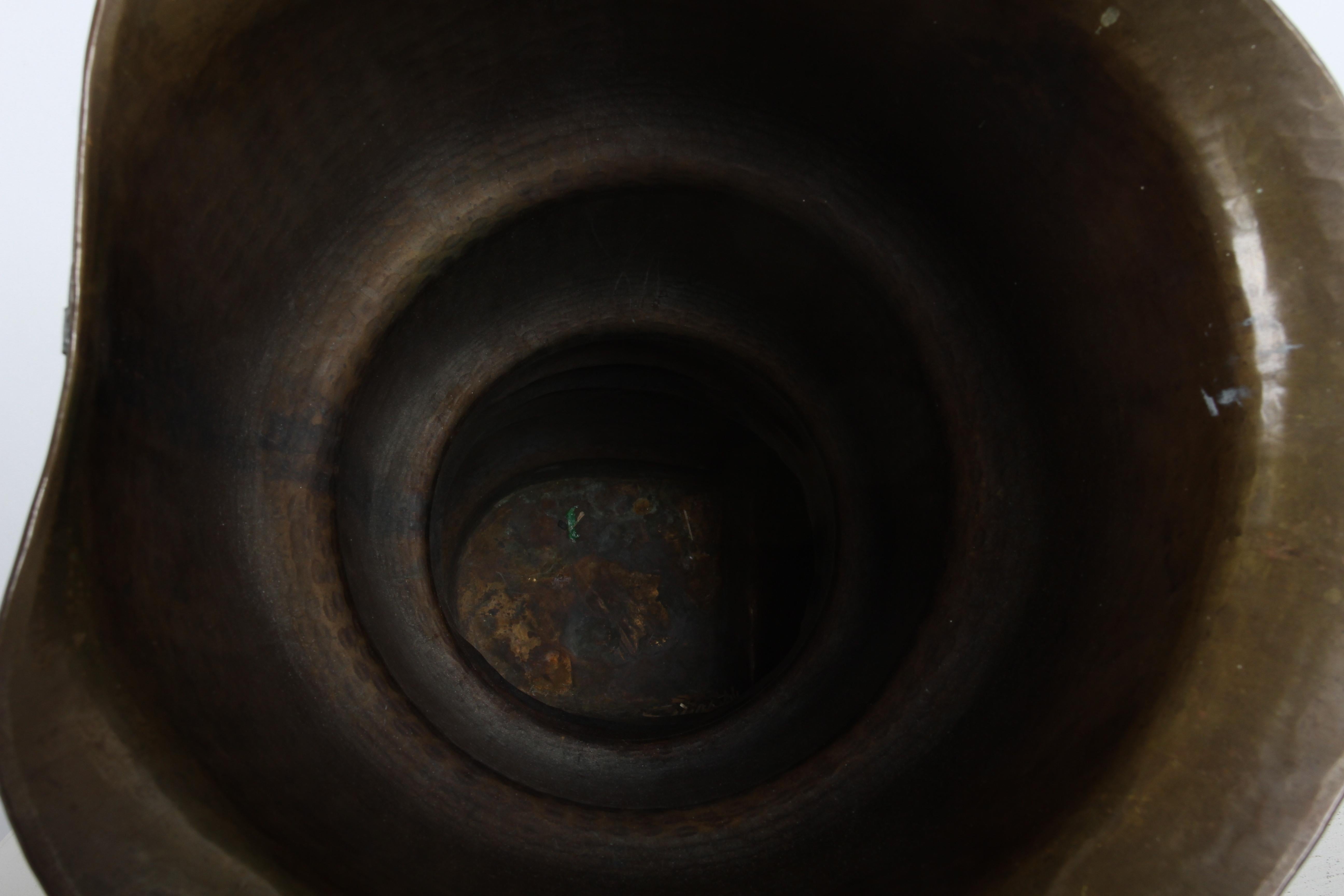 Grand porte-parapluie ou porte-canne italien des années 1950 - Patine laiton vieillie - -... en vente 12