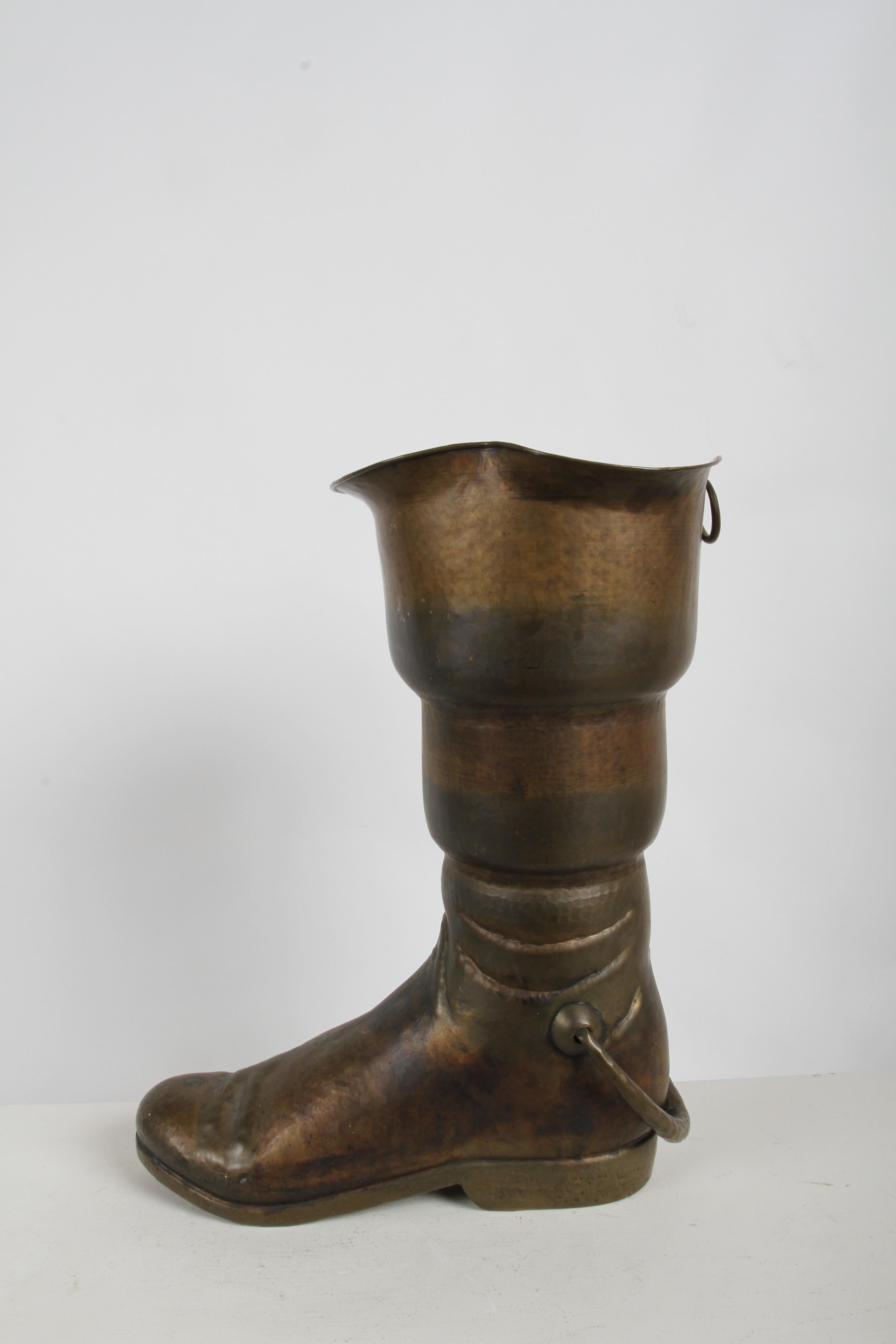 Milieu du XXe siècle Grand porte-parapluie ou porte-canne italien des années 1950 - Patine laiton vieillie - -... en vente