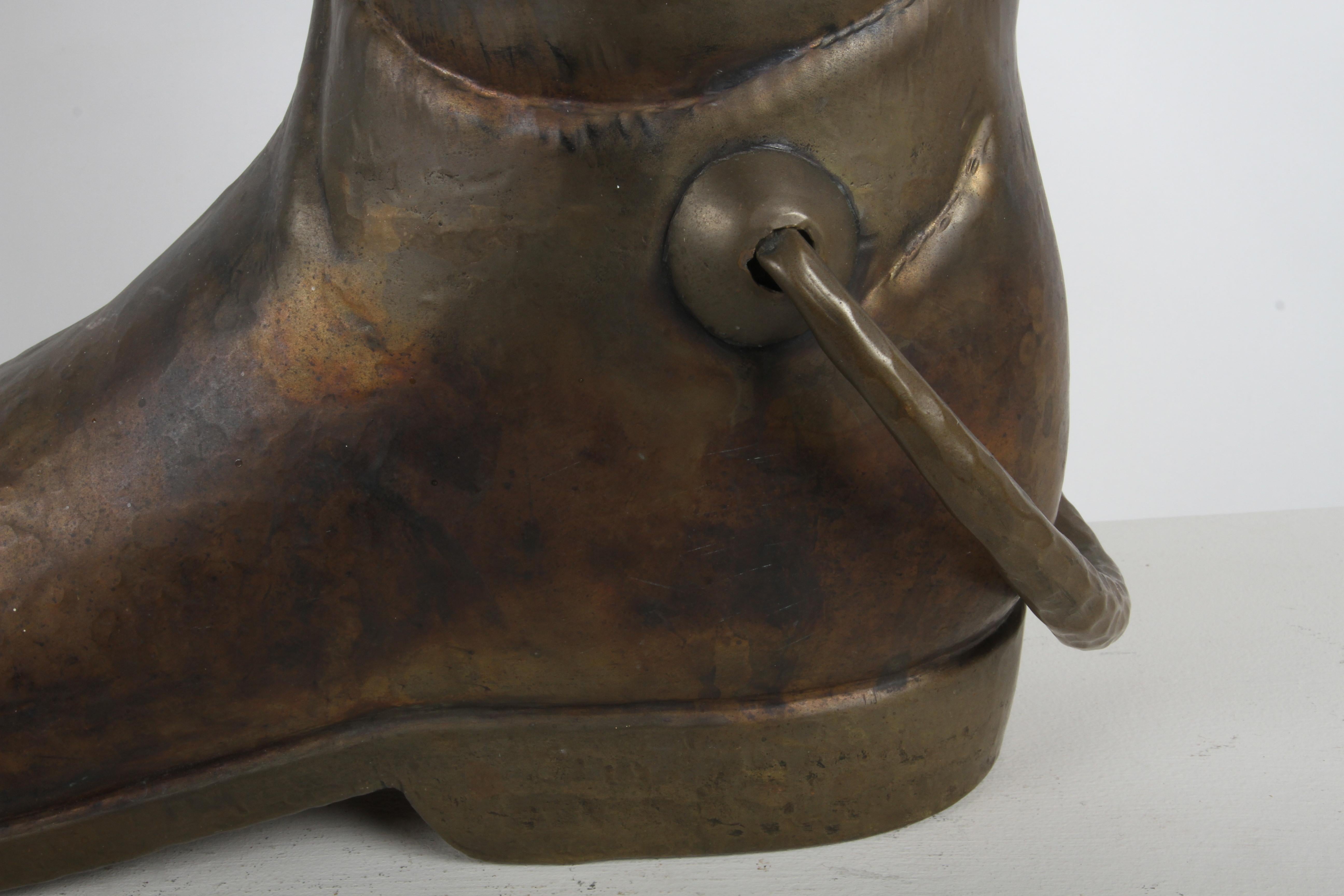 Laiton Grand porte-parapluie ou porte-canne italien des années 1950 - Patine laiton vieillie - -... en vente