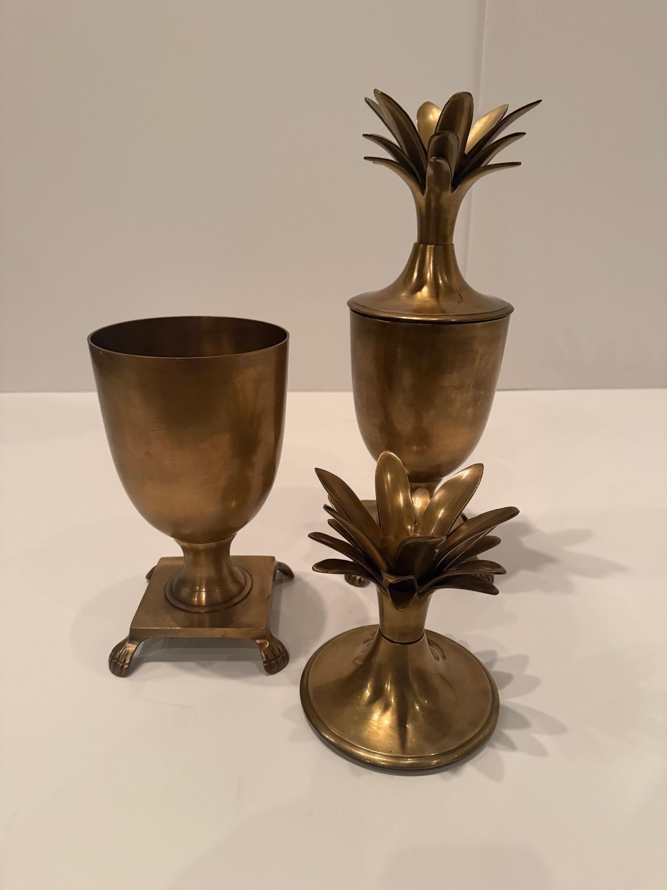 Pareja de bonitos tarros de latón con tapa para piñas en Bueno estado para la venta en Hopewell, NJ