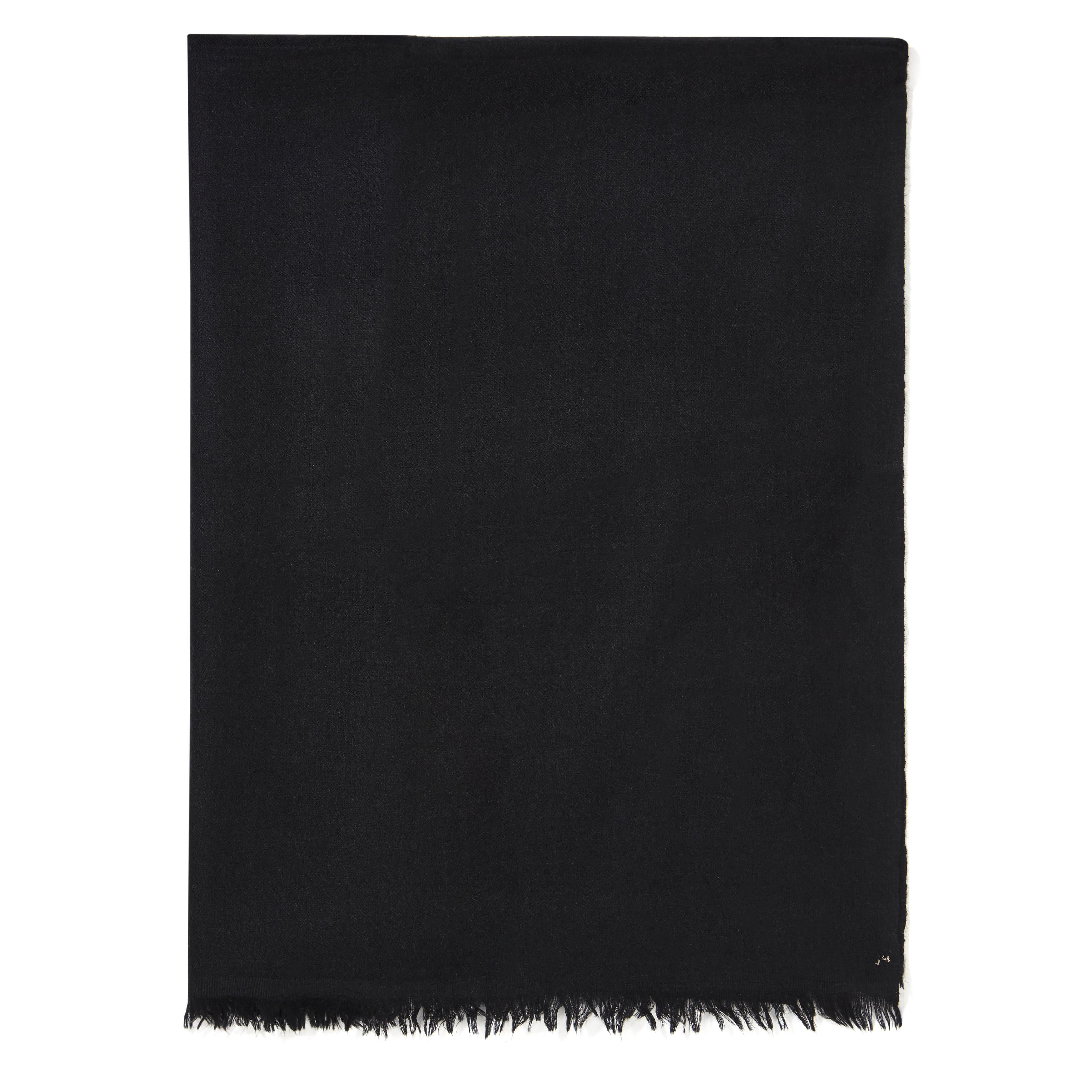The perfect Christmas gift for someone special - this shawl is unique and handmade. 
Verheyen London’s shawl is spun from the finest handwoven cashmere from Kashmir.  Each one has been signed by hand by the person who made it. 
Its warmth envelopes