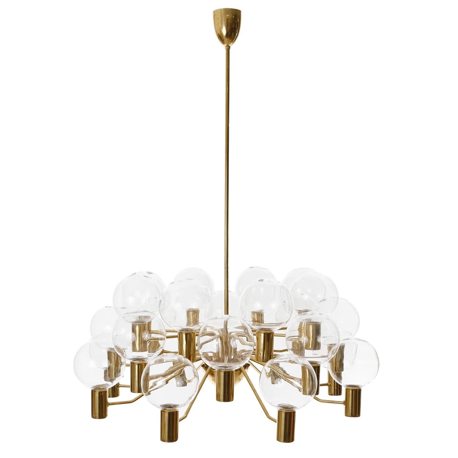 Mid-20th Century Large Hans-Agne Jakobsson 'Patricia T372/24' Chandelier, Markaryd, Sweden 1960s For Sale