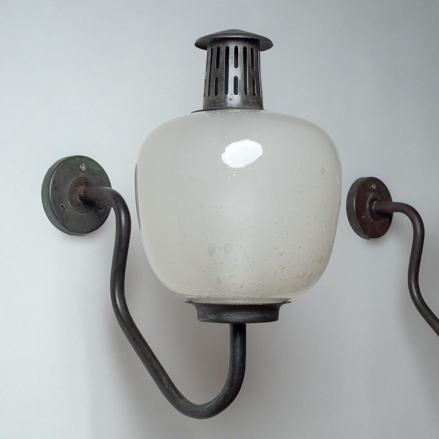 Milieu du XXe siècle Grandes appliques en cuivre de Hans Bergström, années 1940 en vente