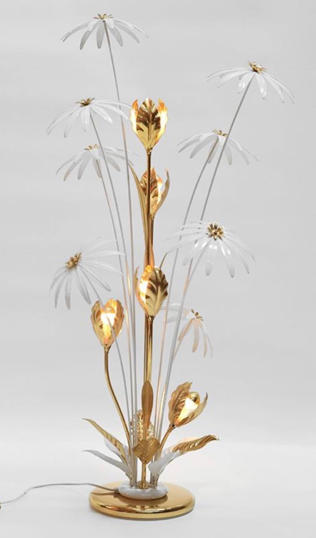Large Hans Kögl Flower Floor lamp in Brass and Iron, Germany 1970ies In Good Condition For Sale In Basel, BS
