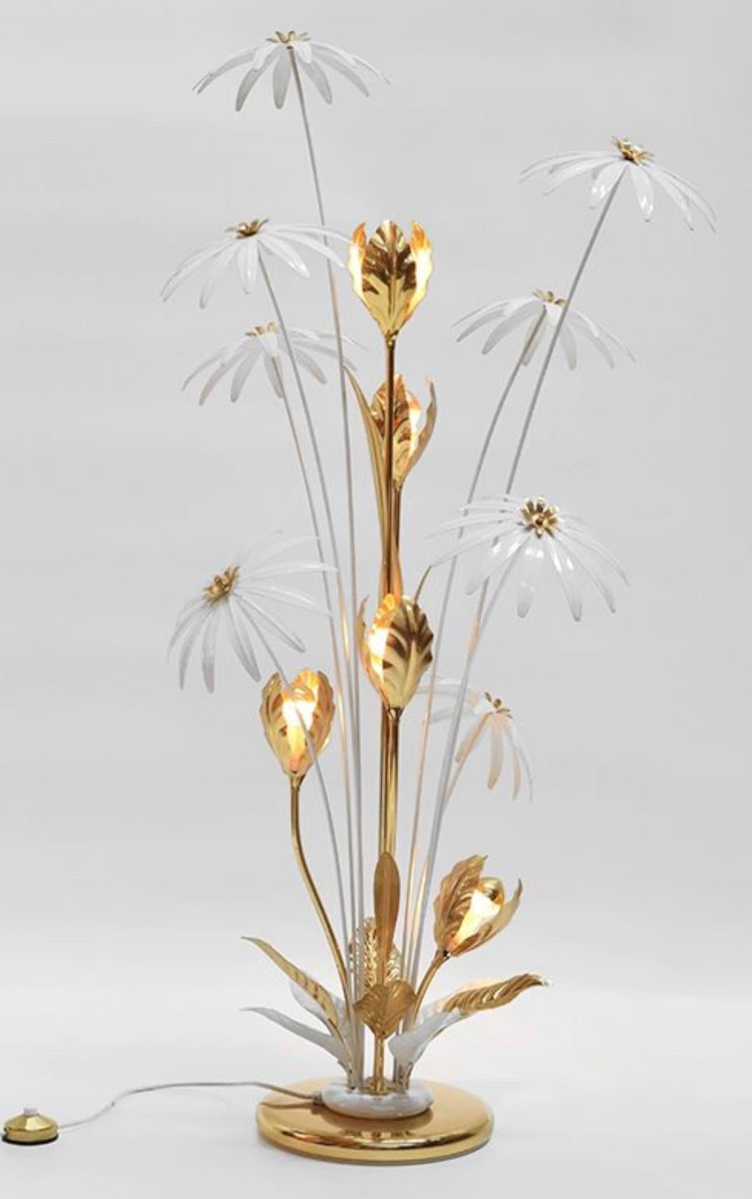 Large Hans Kögl Flower Floor lamp in Brass and Iron, Germany 1970ies For Sale 1