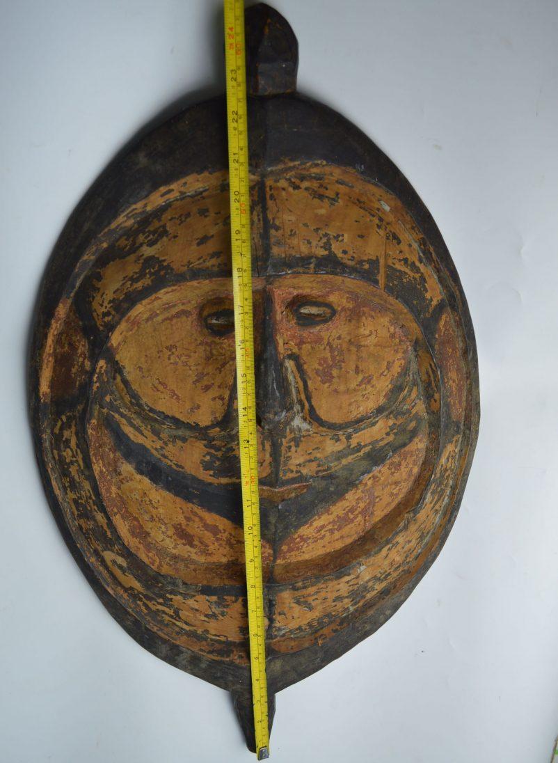 Large Hard Wood Gable Mask Ramu River Papua Tribal Art Interior Design In Good Condition For Sale In London, GB