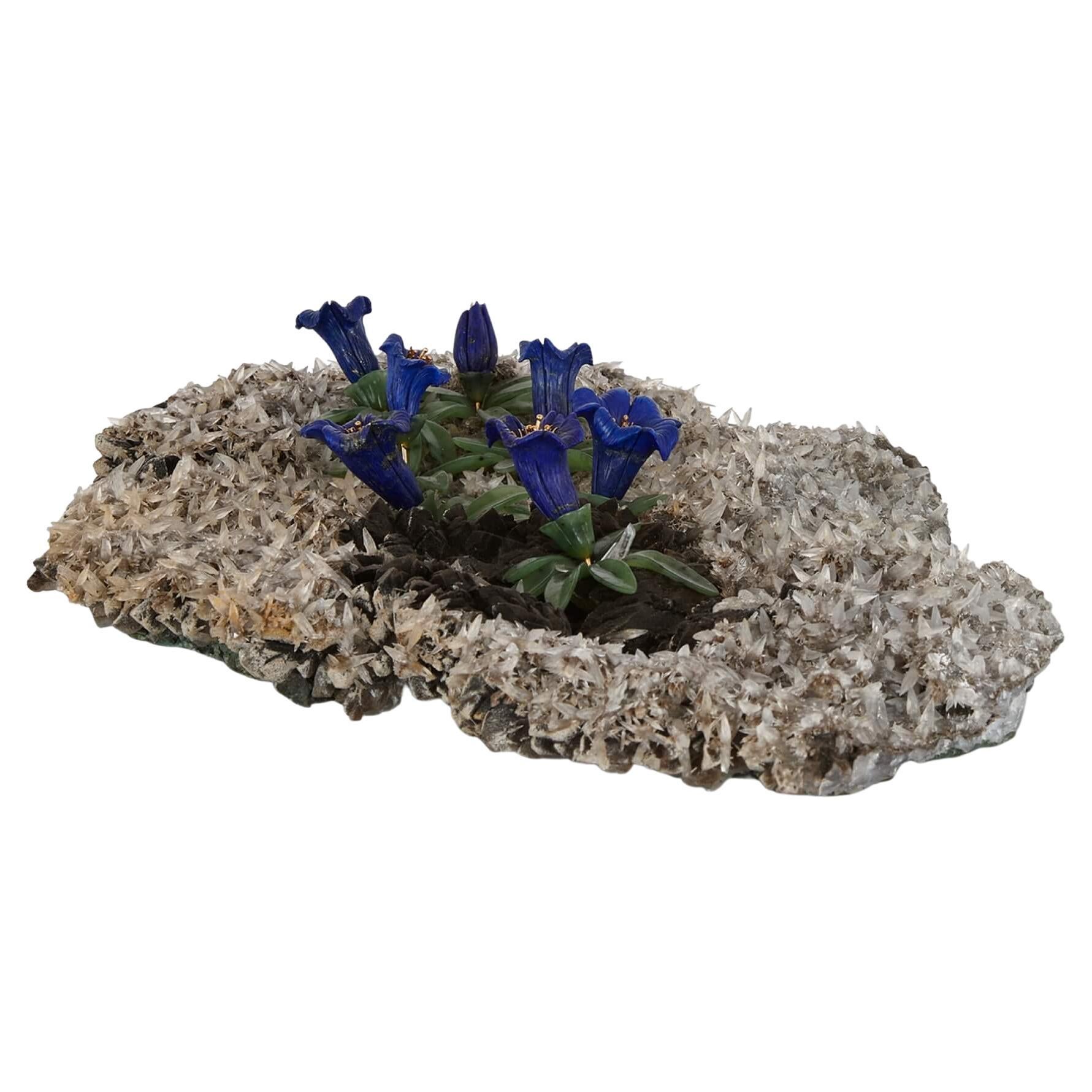 Grand modèle de lit à fleurs alpin en pierre dure, quartz, or et lapis-lazuli