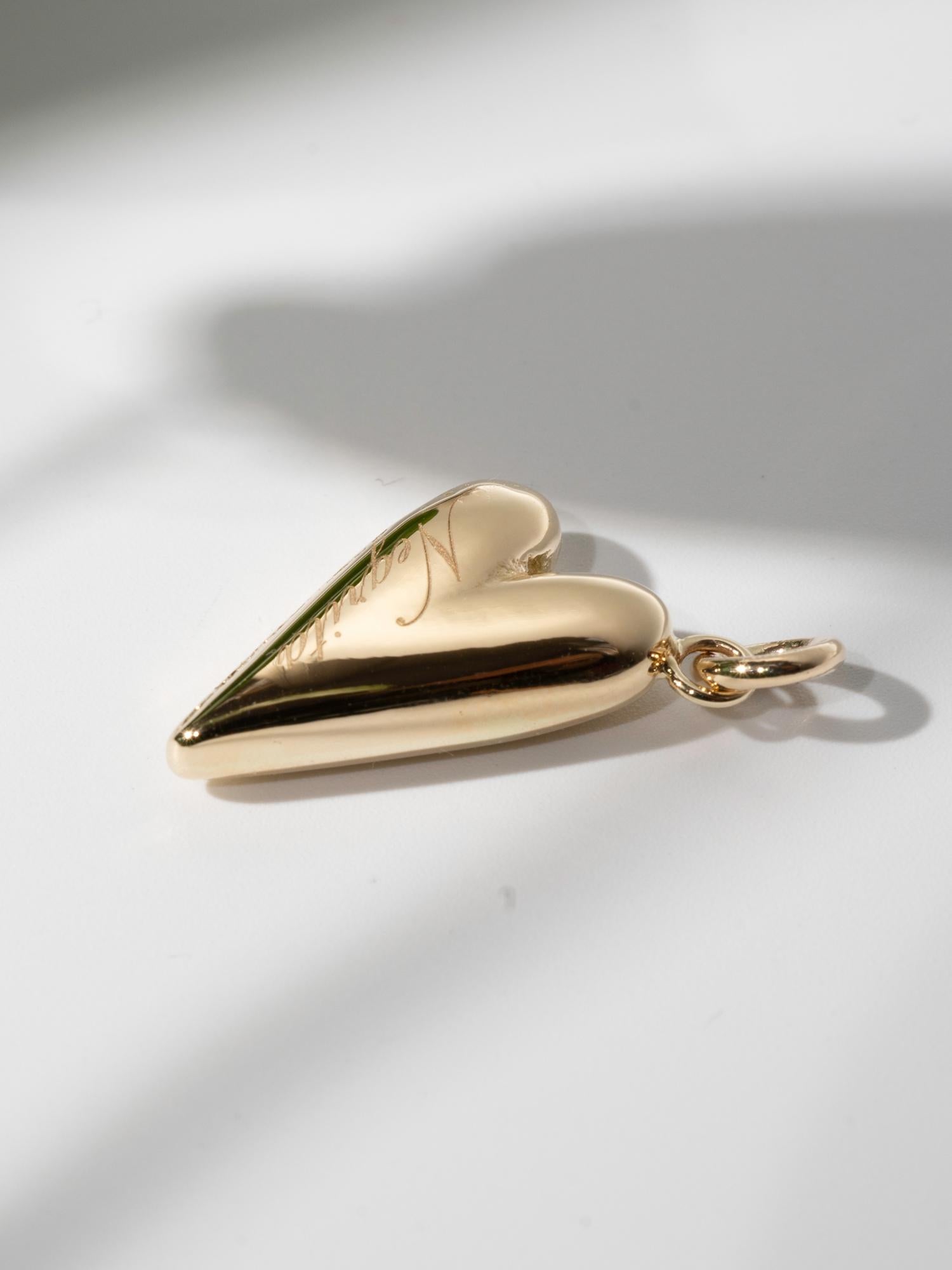 gold heart-shaped b pendant