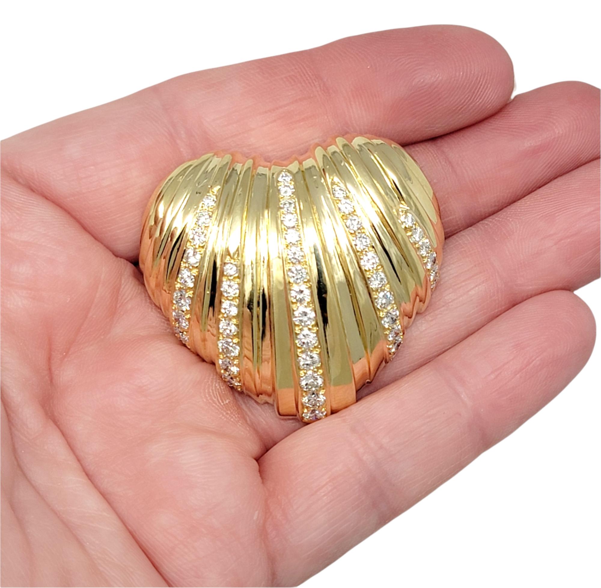 Large Heart Shaped Graduated Diamond Puffed Pendant/Brooch 18 Karat Yellow Gold For Sale 5