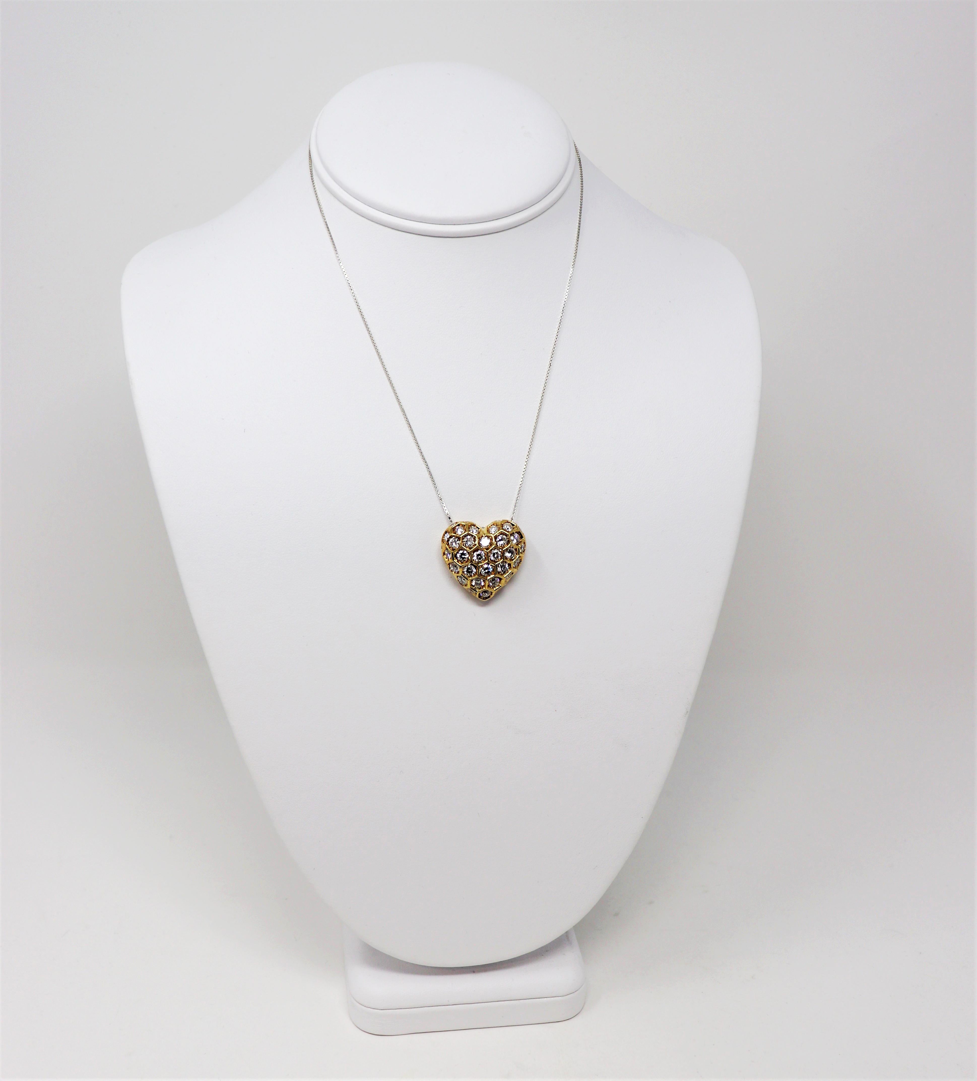 Pendentif dôme en forme de cœur en or jaune 18 carats avec diamants ronds en forme de nid d'abeille en vente 6