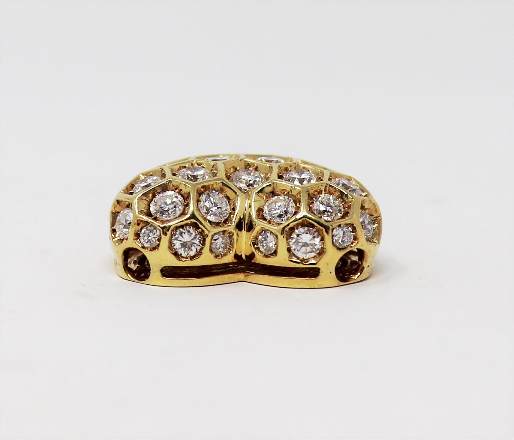 Pendentif dôme en forme de cœur en or jaune 18 carats avec diamants ronds en forme de nid d'abeille Pour femmes en vente