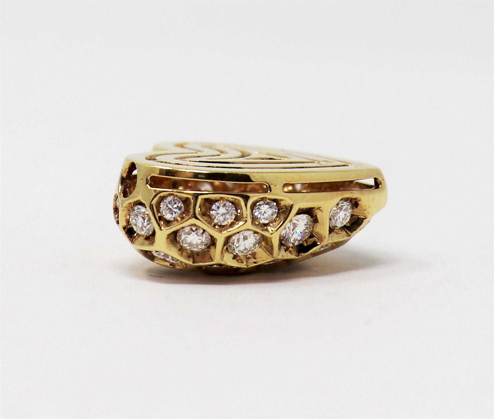 Pendentif dôme en forme de cœur en or jaune 18 carats avec diamants ronds en forme de nid d'abeille en vente 2