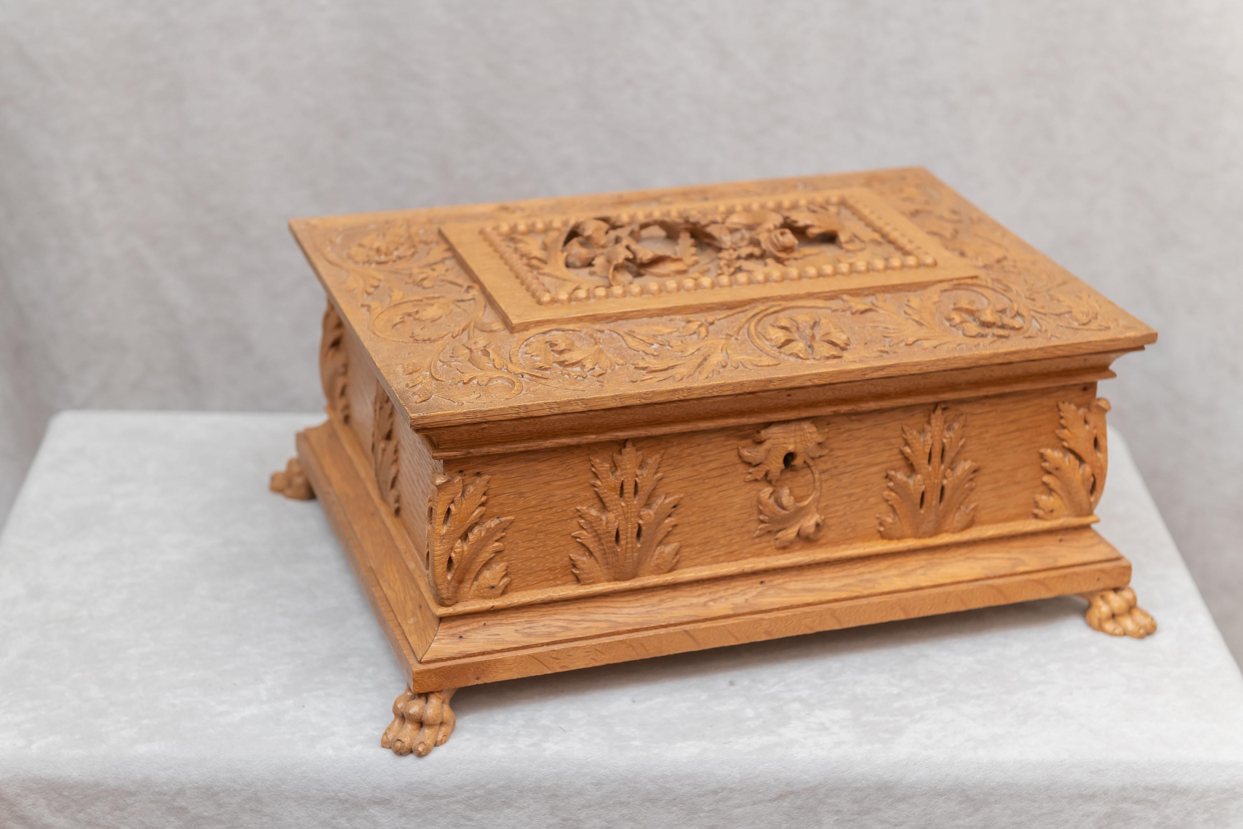 Late Victorian Large Heavily Carved Antique Oak Box, circa 1890
