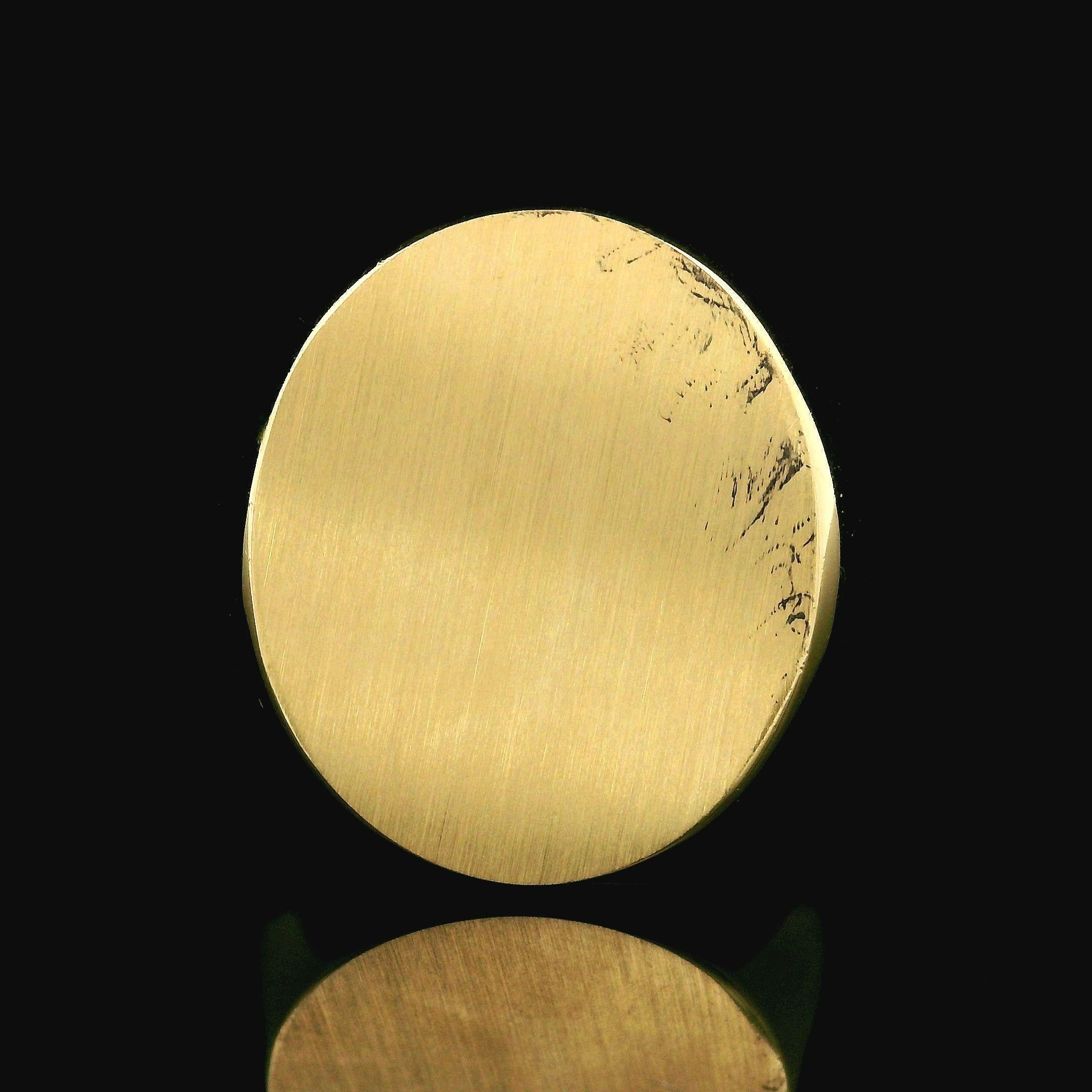 Large Heavy 14k Yellow Gold Polished w/ Brushed Finish Top Oval Signet Ring For Sale 1