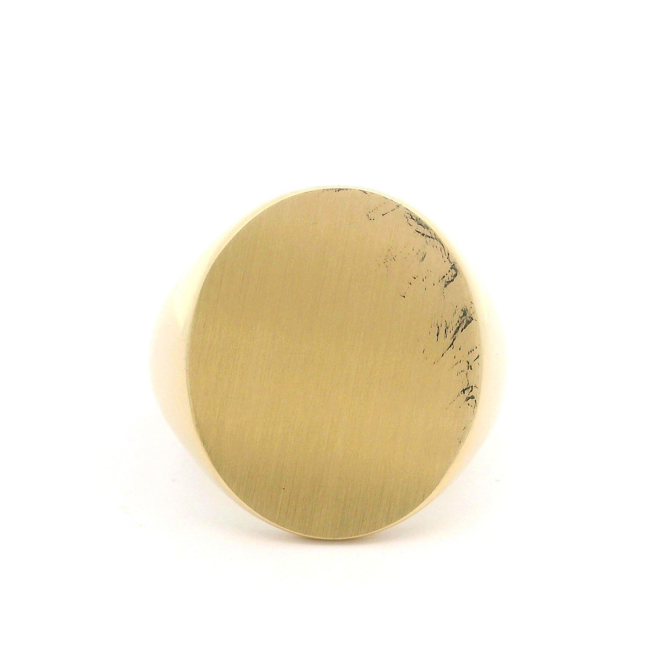 Large Heavy 14k Yellow Gold Polished w/ Brushed Finish Top Oval Signet Ring For Sale 5