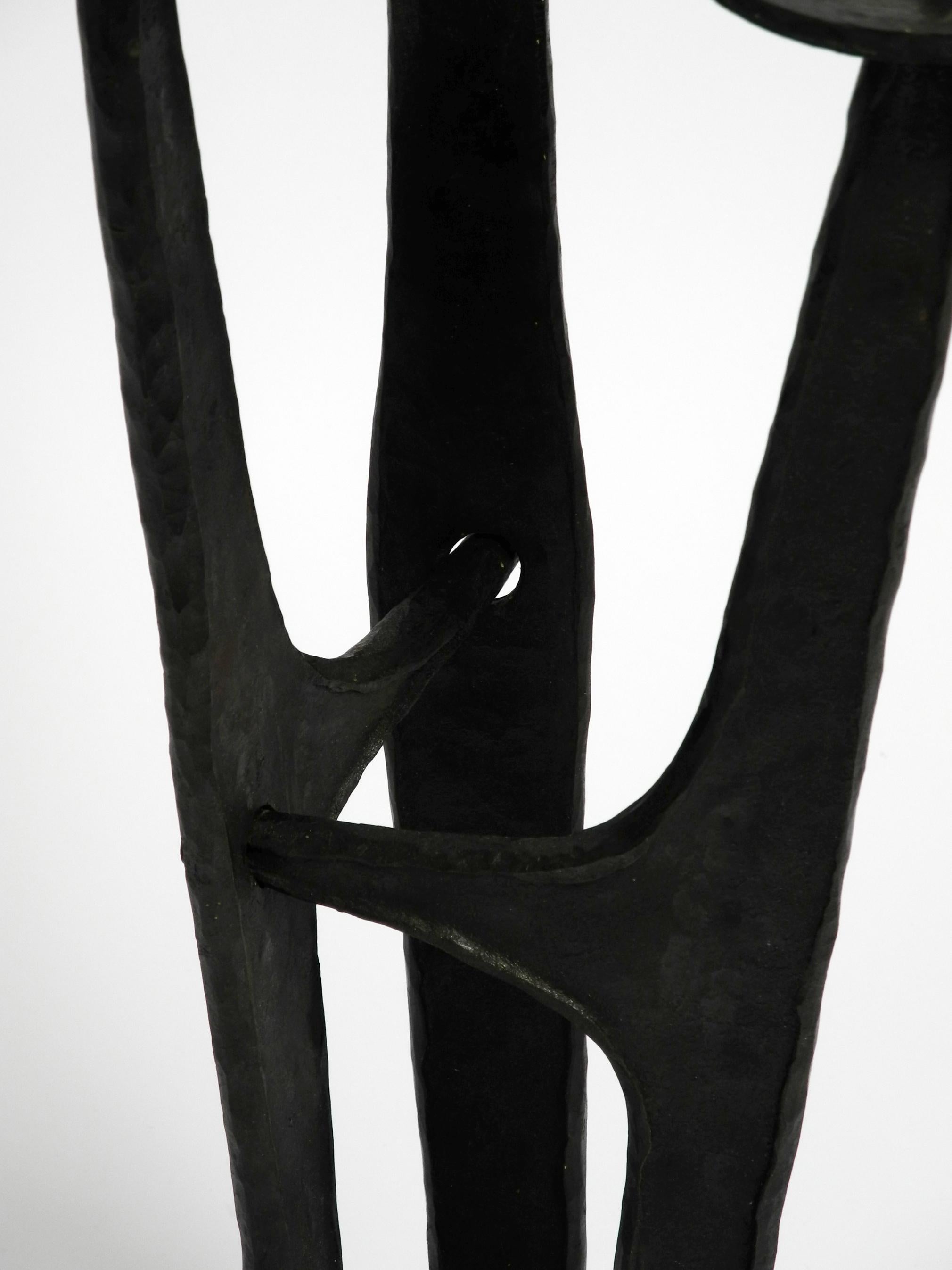 Large, heavy 50s floor candle holder made of wrought iron in Mid Century design For Sale 6