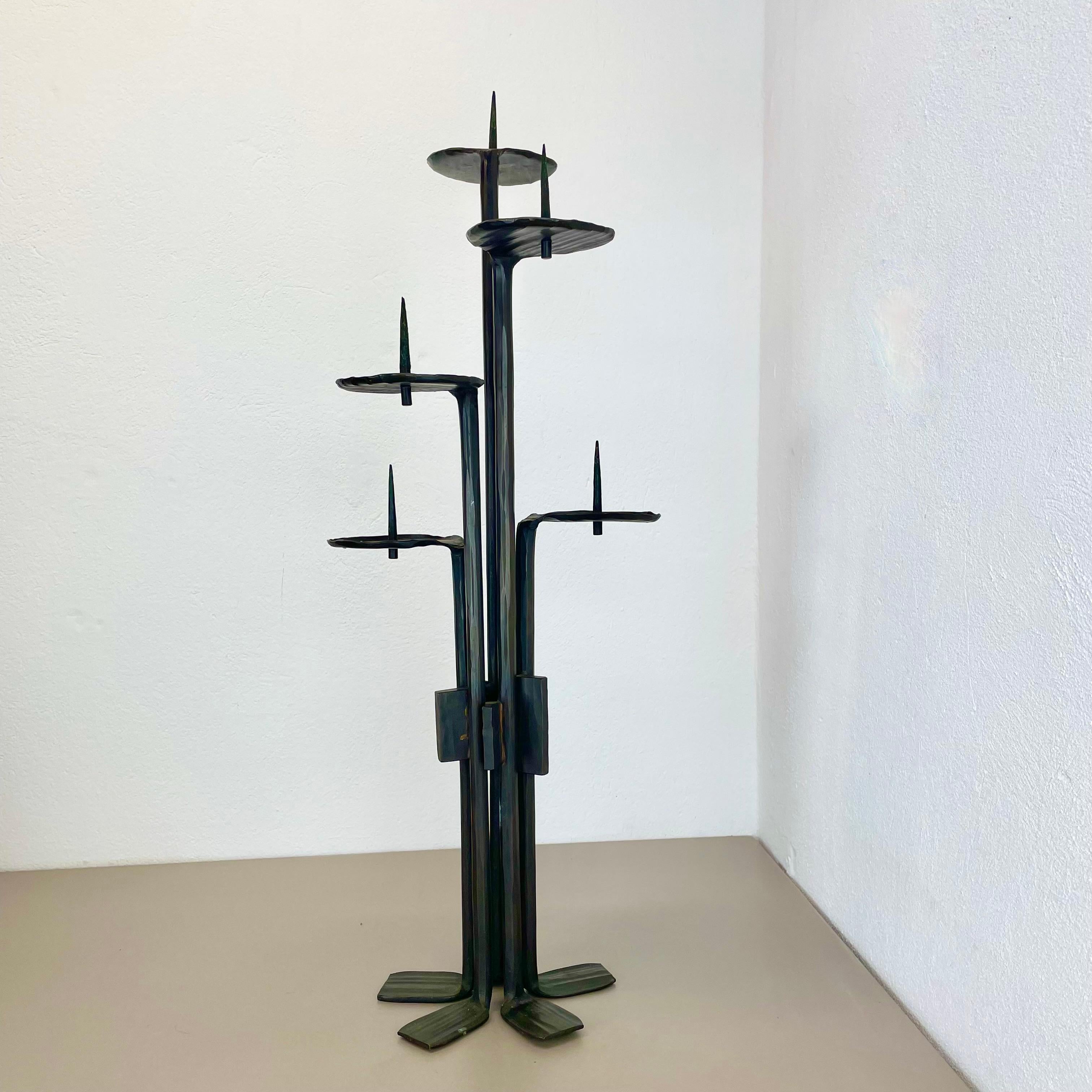 Großer schwerer 78 cm Brutalistischer Bronze-Kerzenhalter Manfred Bergmeister, Deutschland 1970 (Skandinavische Moderne) im Angebot