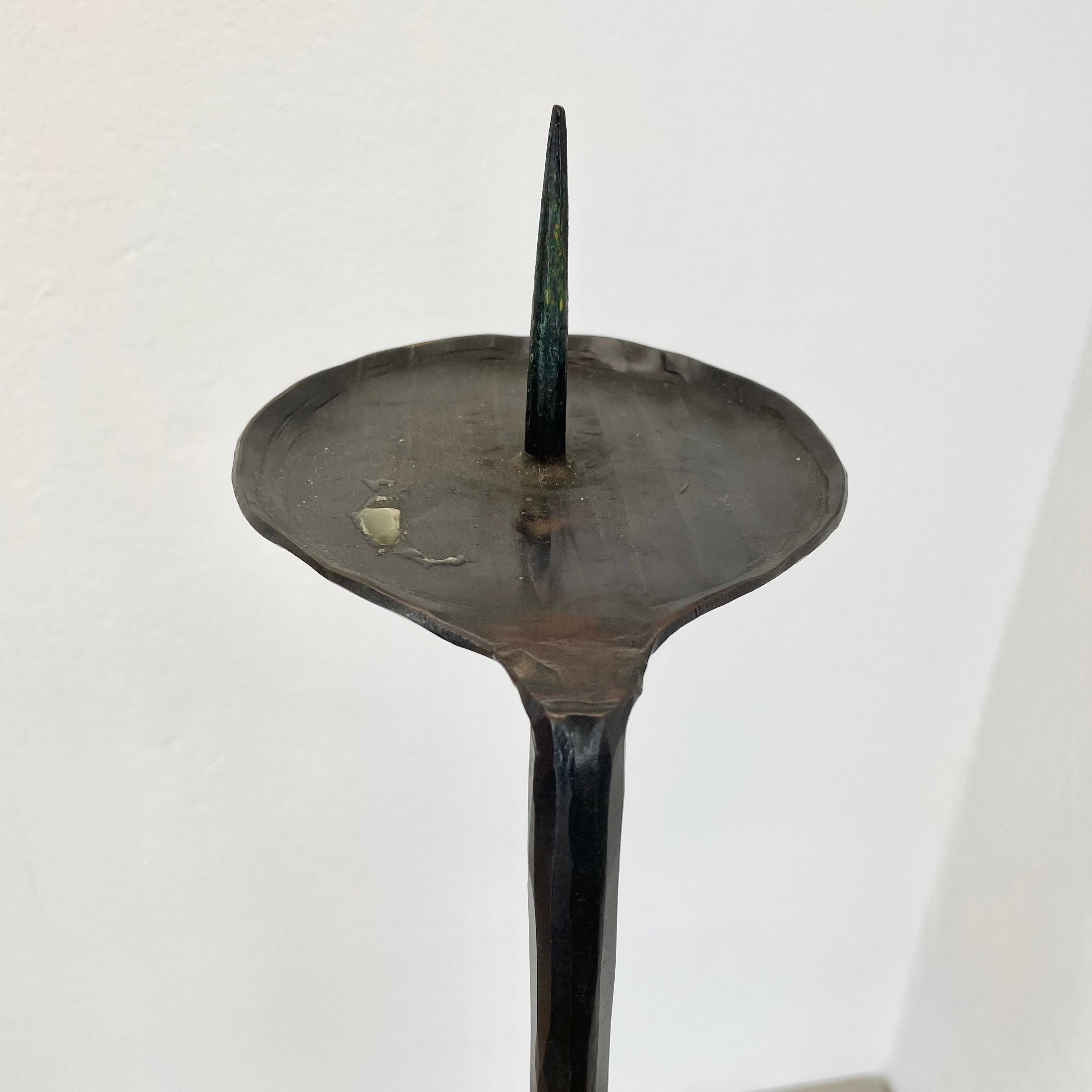 Großer schwerer 78 cm Brutalistischer Bronze-Kerzenhalter Manfred Bergmeister, Deutschland 1970 im Angebot 2