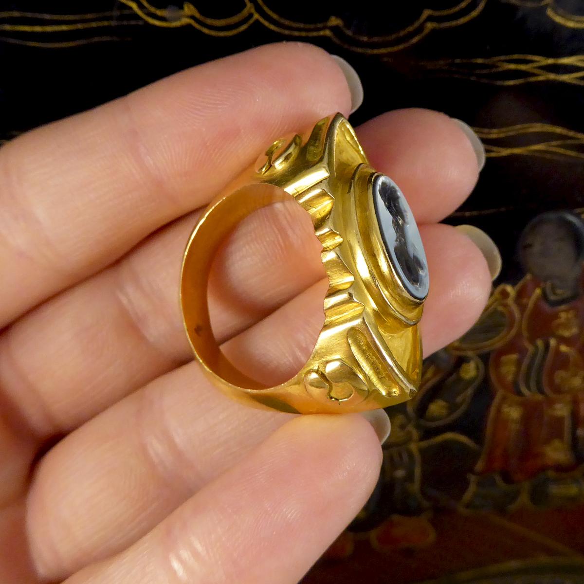 Large Heavy Antique Victorian Carved Agate Ring in 18ct Yellow Gold 4