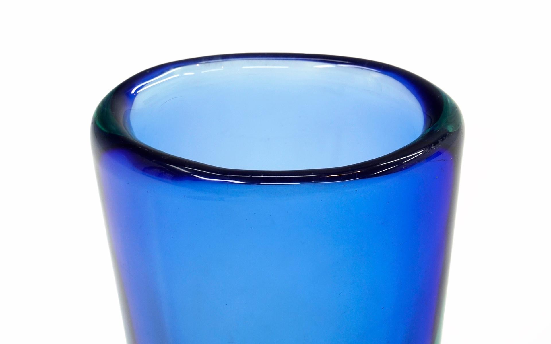 Große große, schwere blaue und blaue Sommerso-Murano-Kunstglasvase (Italienisch) im Angebot