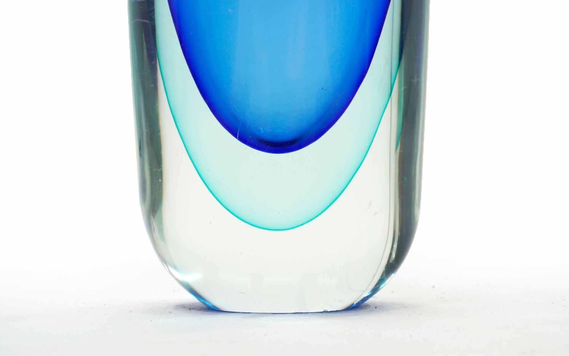 Große große, schwere blaue und blaue Sommerso-Murano-Kunstglasvase im Zustand „Gut“ im Angebot in Kansas City, MO