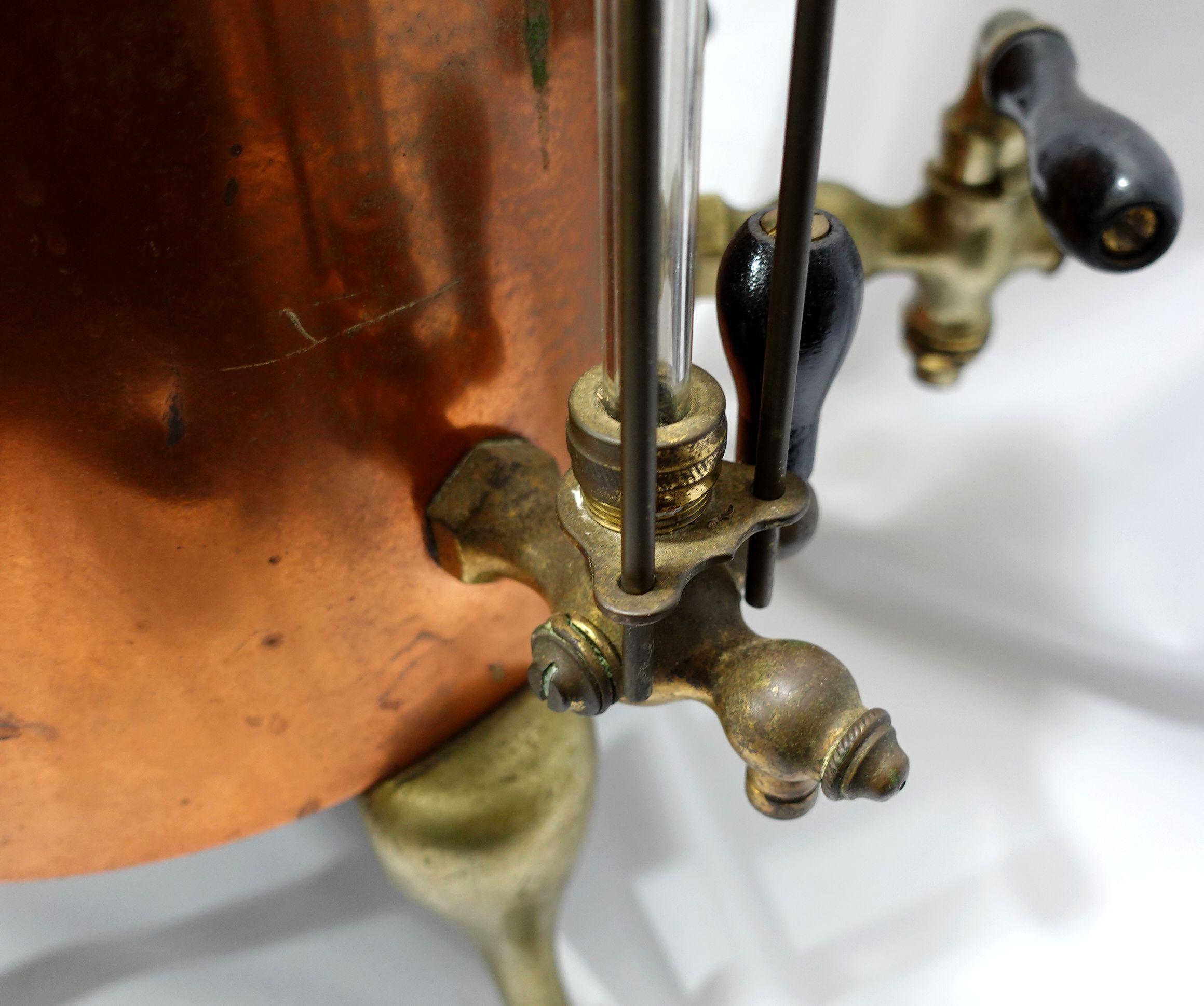 Antiquités 1900 - Urne à eau chaude/café en laiton et cuivre, grande et lourde, avec étiquette en laiton en vente 9
