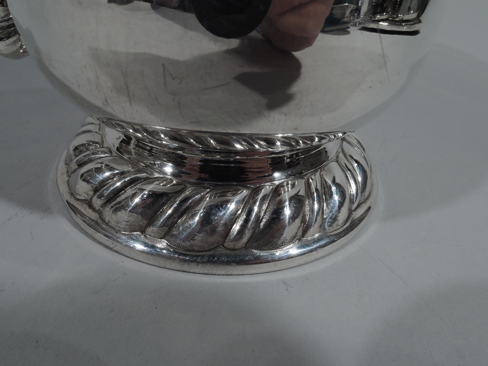 Buccellati Modern Classical Sterling Silver Mug in Torchon Pattern 1